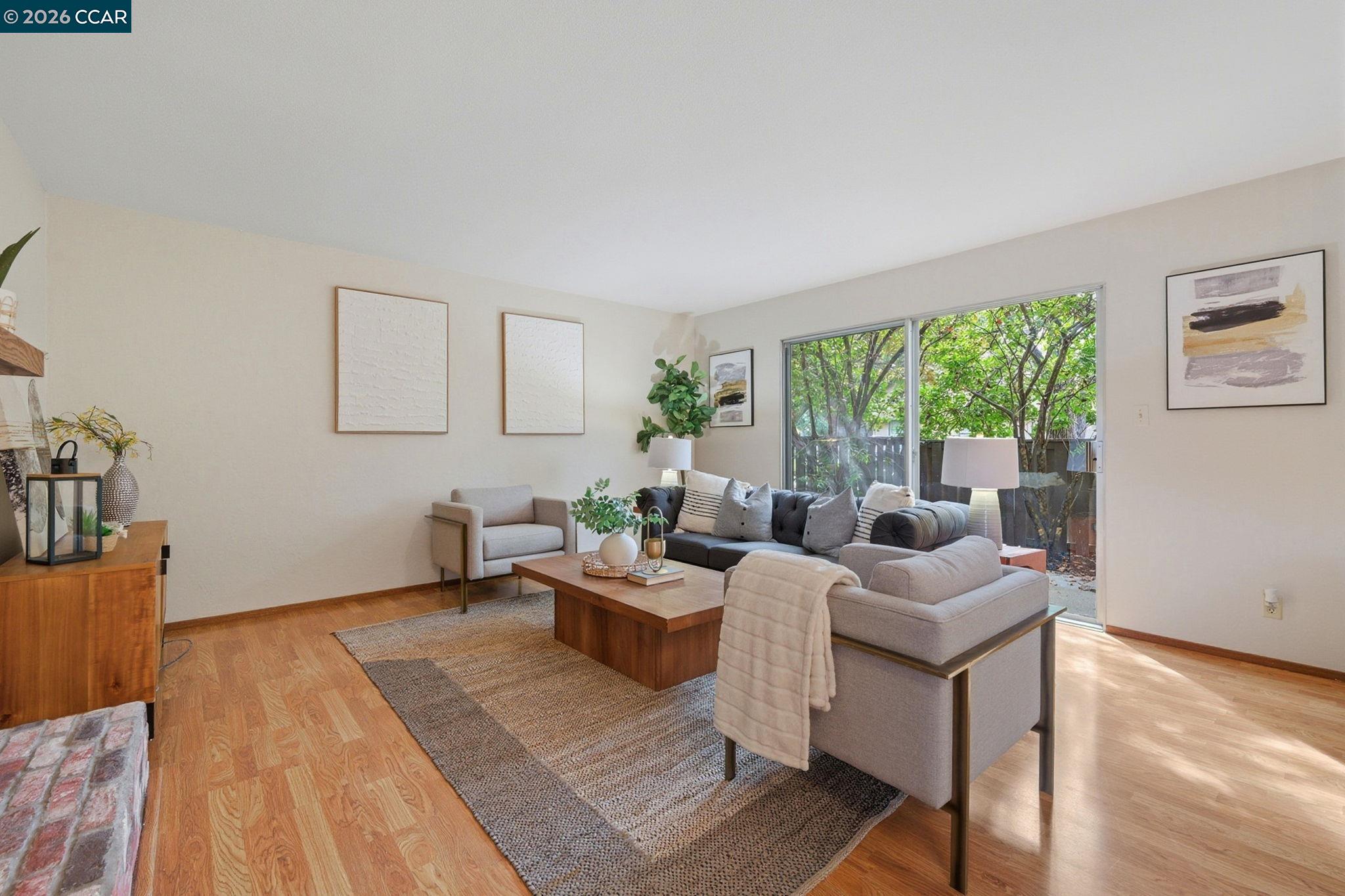 Photo #5: 41122501 Listing: Photo #5