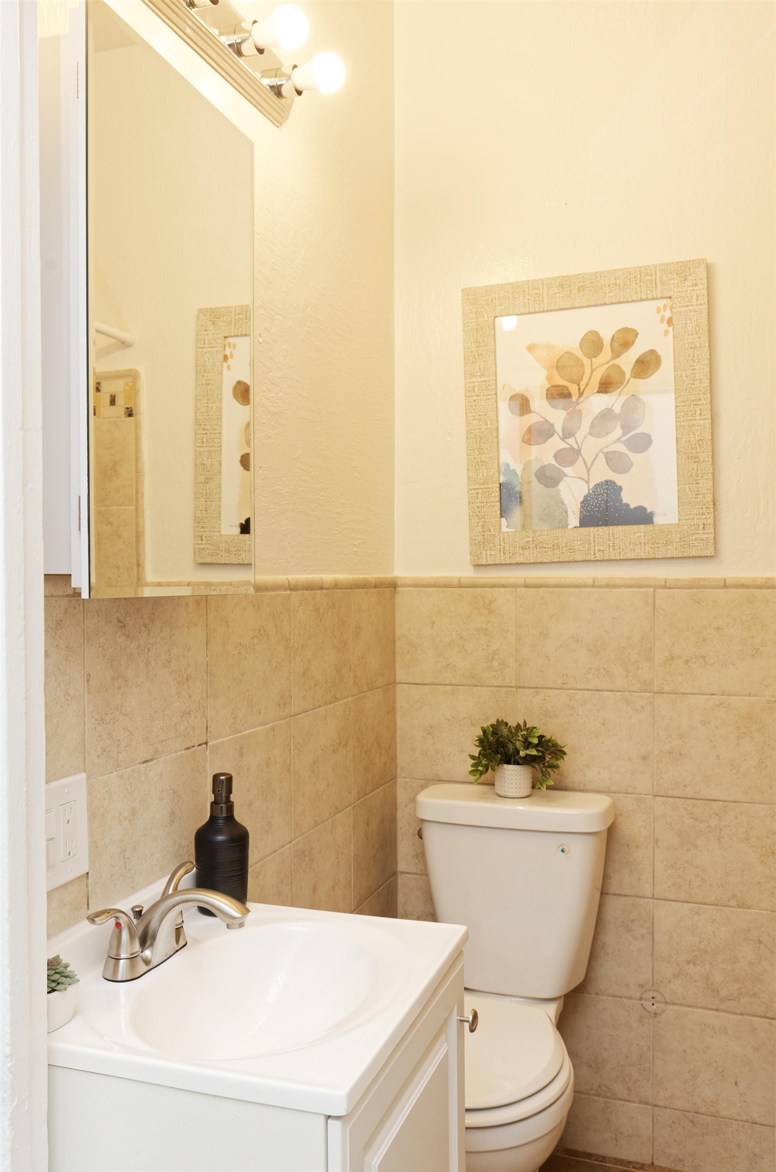 Detail Gallery Image 12 of 27 For 716 39th St, Oakland,  CA 94609 - 3 Beds | 2 Baths