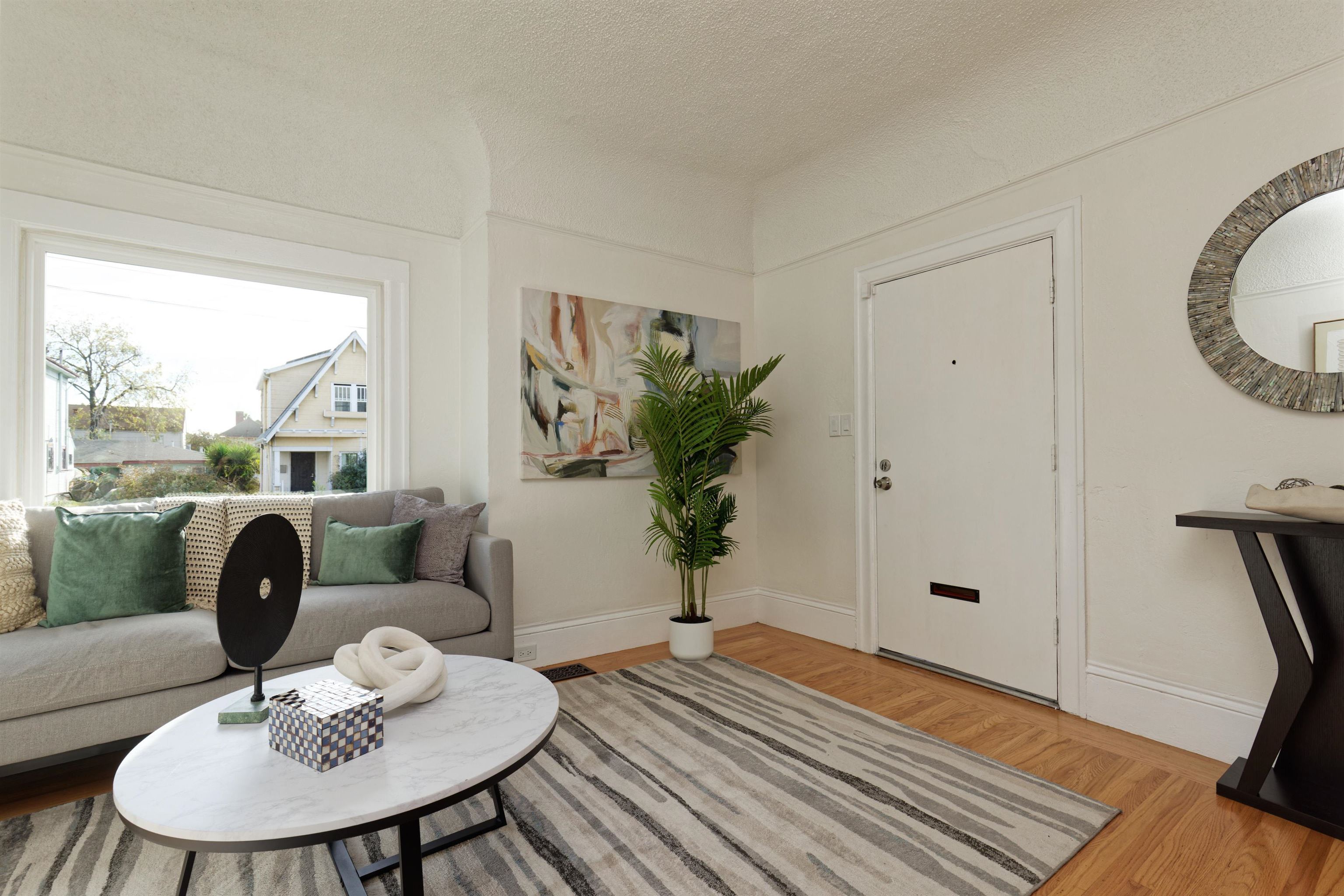 Detail Gallery Image 8 of 27 For 716 39th St, Oakland,  CA 94609 - 3 Beds | 2 Baths