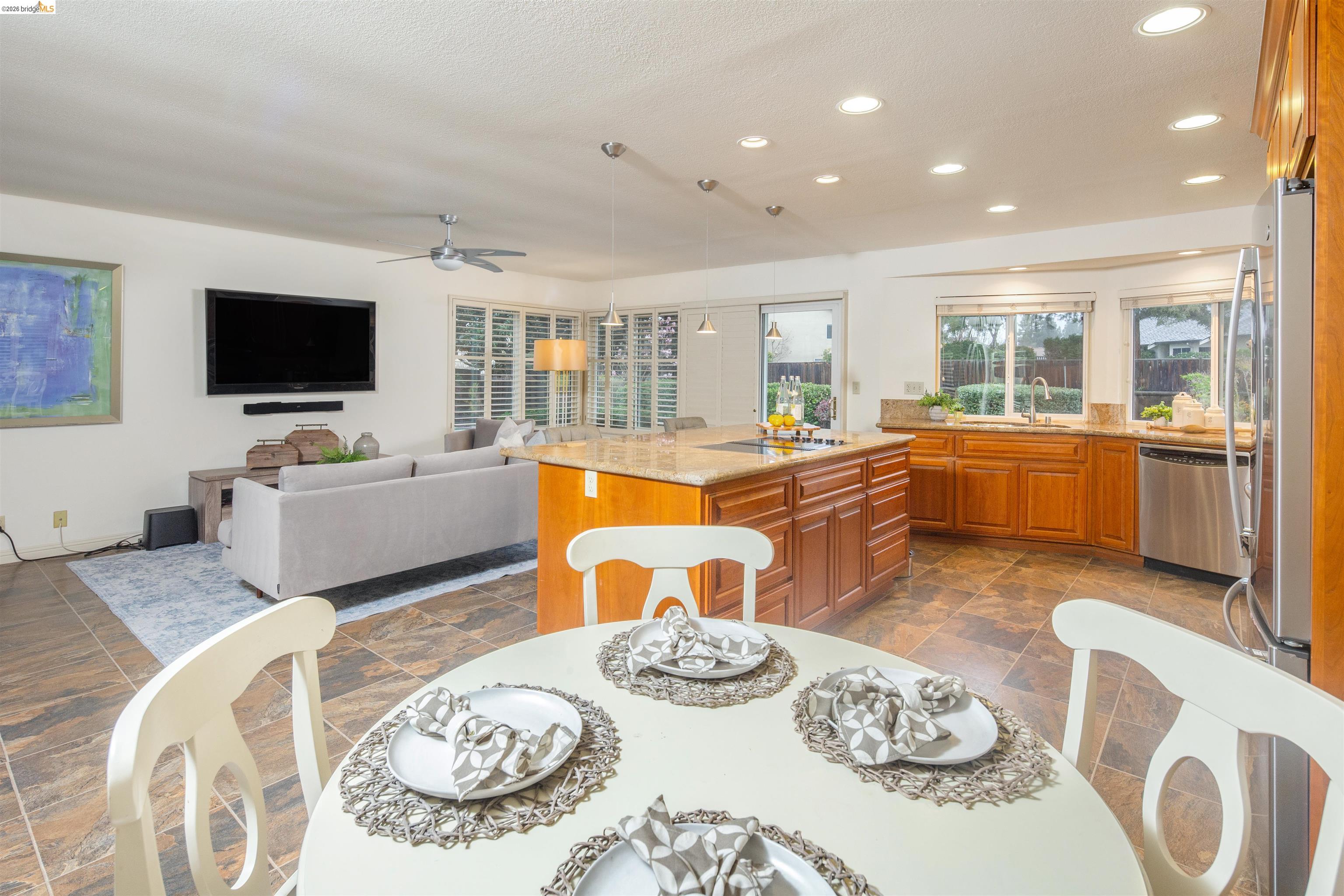 Detail Gallery Image 18 of 59 For 3237 Vera Cruz Dr, San Ramon,  CA 94583 - 4 Beds | 2 Baths