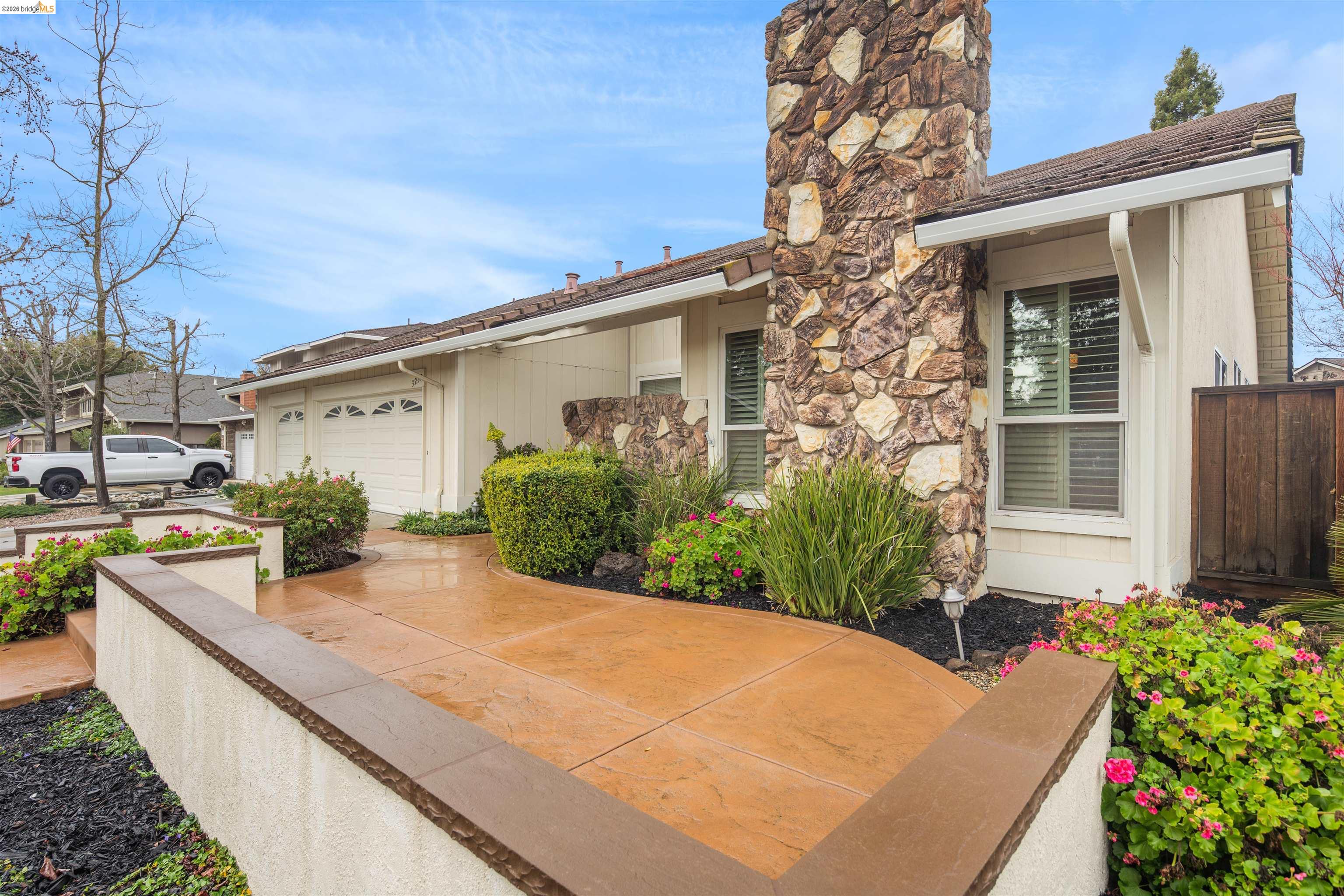 Detail Gallery Image 3 of 59 For 3237 Vera Cruz Dr, San Ramon,  CA 94583 - 4 Beds | 2 Baths