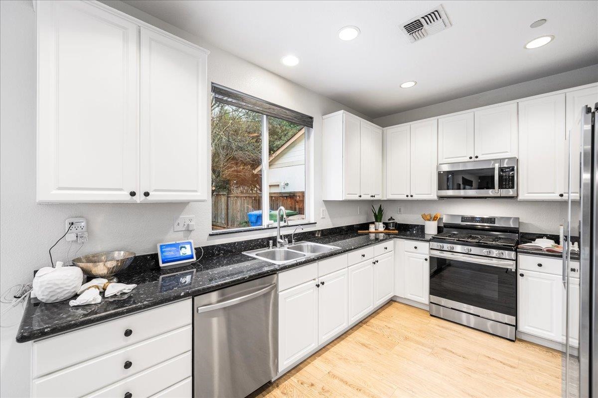 Detail Gallery Image 4 of 60 For 740 Crocket Dr, Brentwood,  CA 94513 - 3 Beds | 2/1 Baths