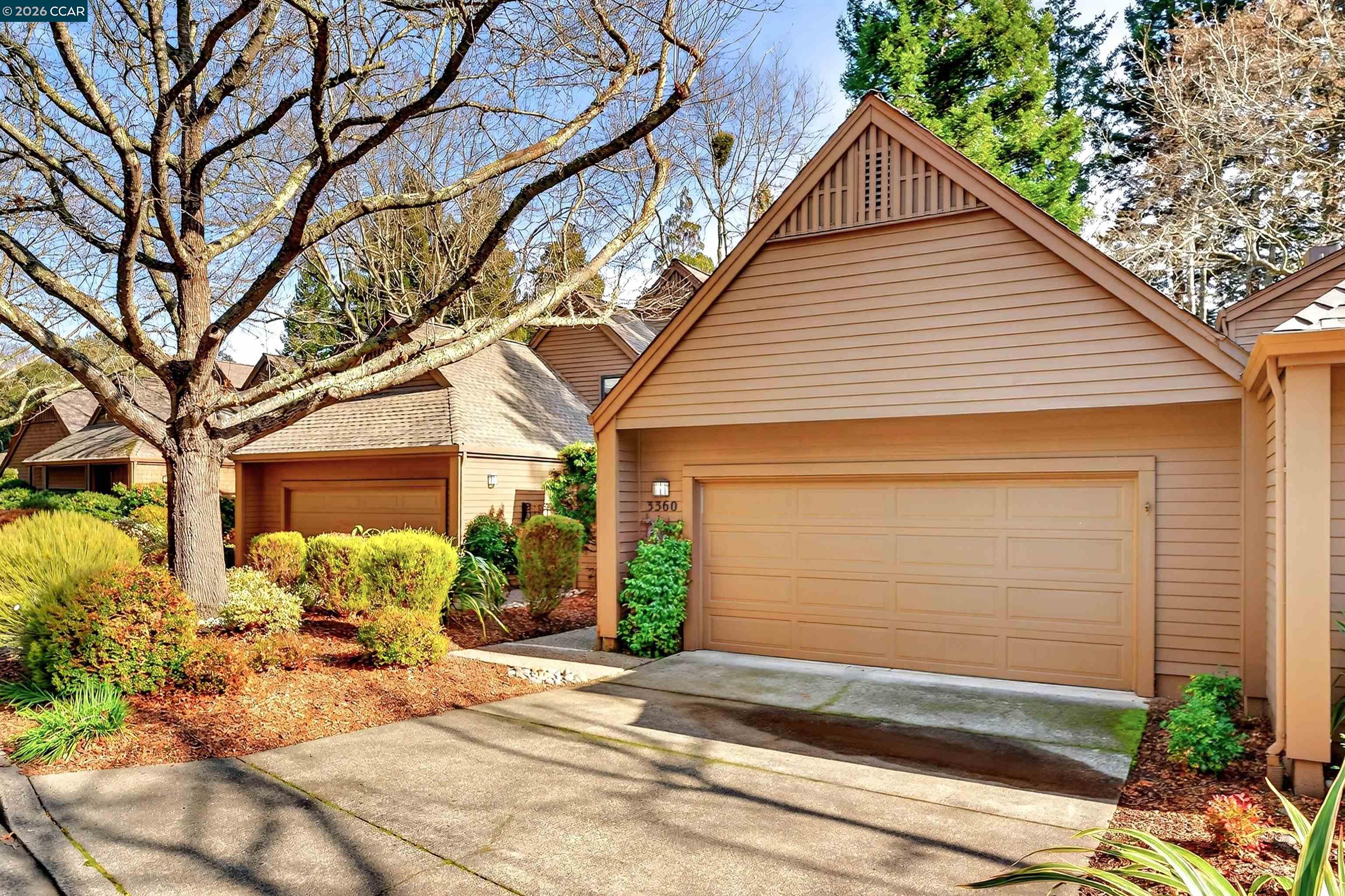 Detail Gallery Image 3 of 36 For 3360 Parker Hill Rd, Santa Rosa,  CA 95404-1743 - 2 Beds | 2 Baths