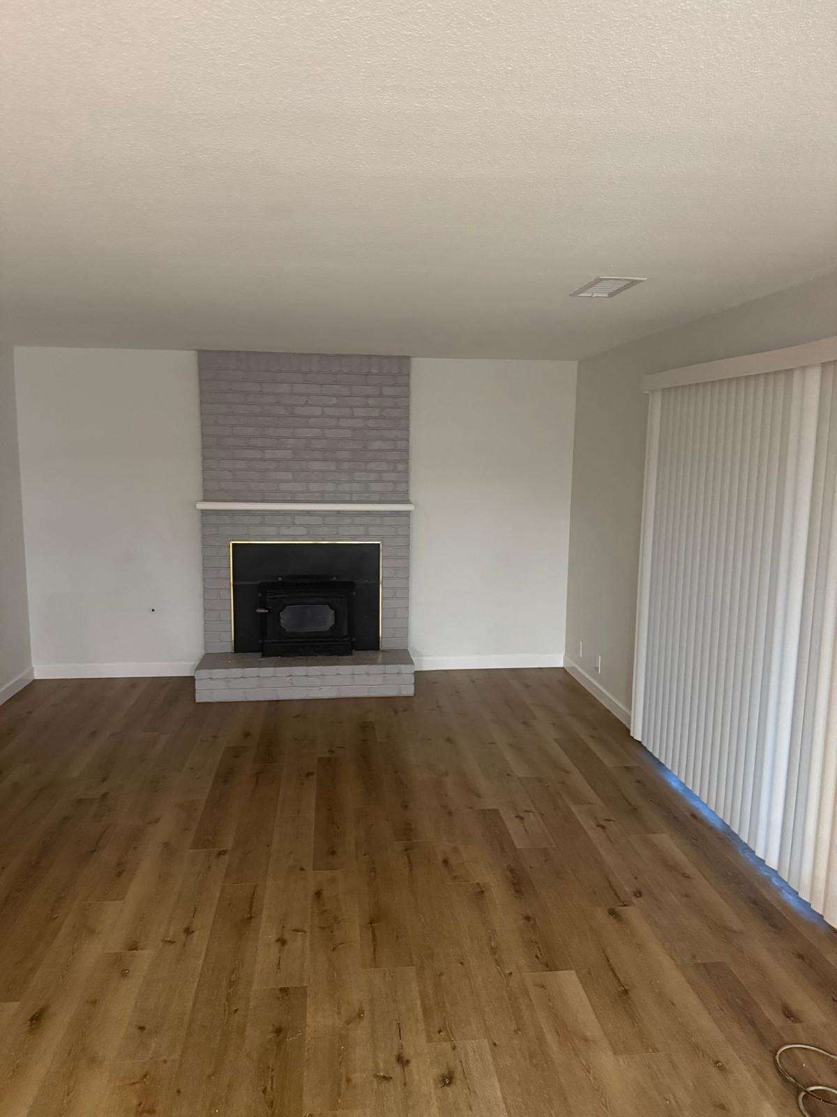 Detail Gallery Image 2 of 12 For 1275 Sweetbrier Pl, Manteca,  CA 95336 - 4 Beds | 2/1 Baths