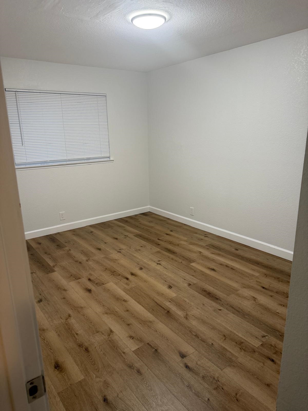 Detail Gallery Image 5 of 12 For 1275 Sweetbrier Pl, Manteca,  CA 95336 - 4 Beds | 2/1 Baths