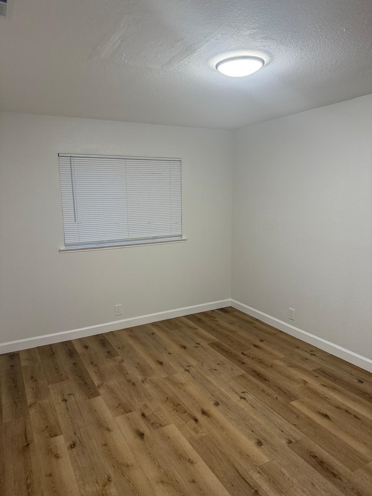 Detail Gallery Image 6 of 12 For 1275 Sweetbrier Pl, Manteca,  CA 95336 - 4 Beds | 2/1 Baths