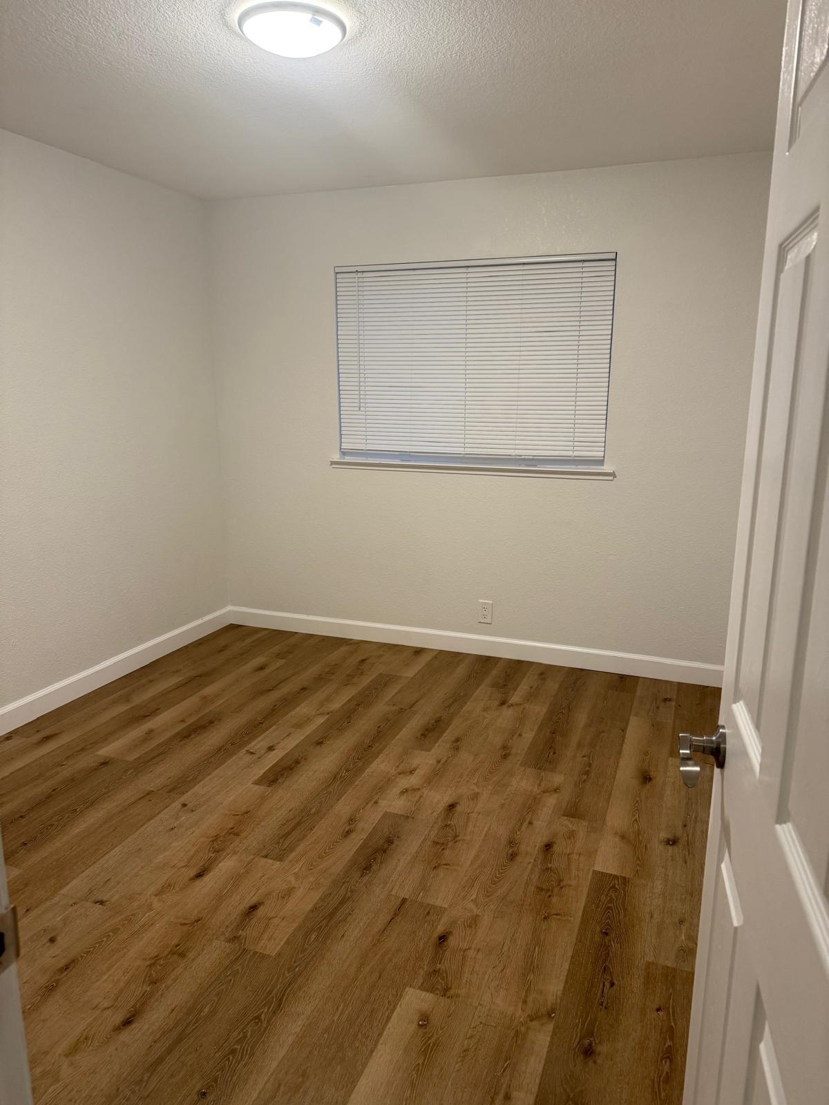 Detail Gallery Image 7 of 12 For 1275 Sweetbrier Pl, Manteca,  CA 95336 - 4 Beds | 2/1 Baths