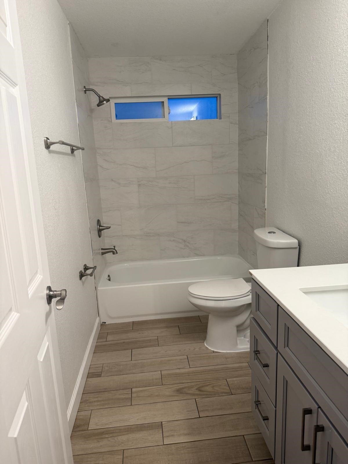 Detail Gallery Image 8 of 12 For 1275 Sweetbrier Pl, Manteca,  CA 95336 - 4 Beds | 2/1 Baths