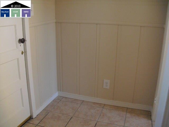 Detail Gallery Image 3 of 5 For 24386 Thomas Ave, Hayward,  CA 94544 - 3 Beds | 1 Baths