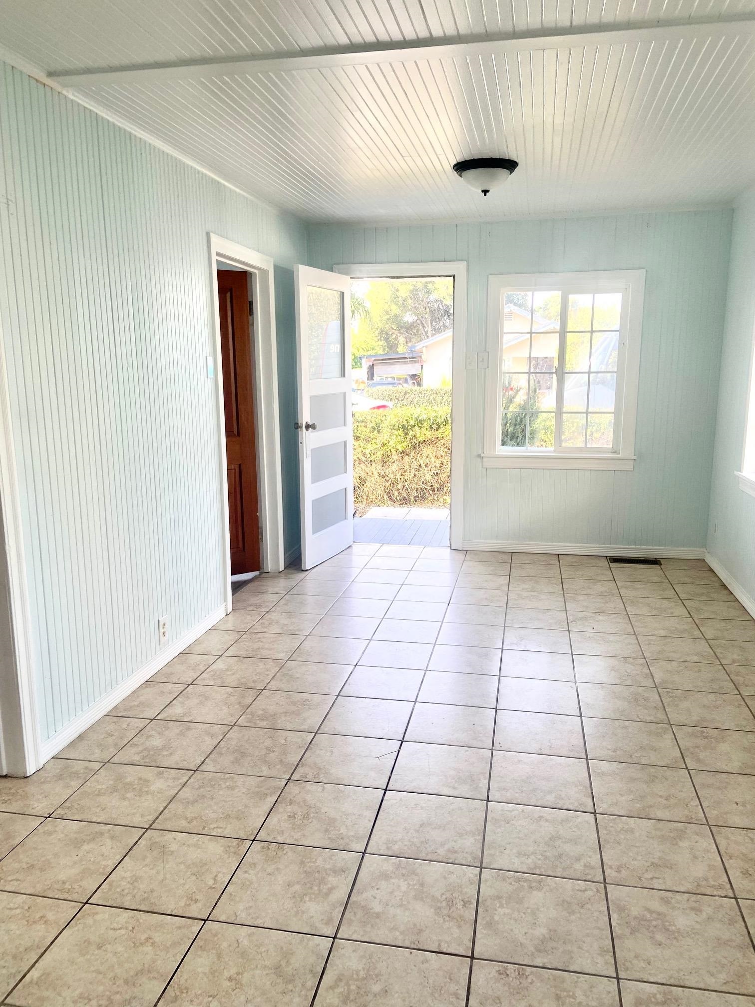 Detail Gallery Image 5 of 19 For 24386 Thomas Ave, Hayward,  CA 94544 - 3 Beds | 1 Baths