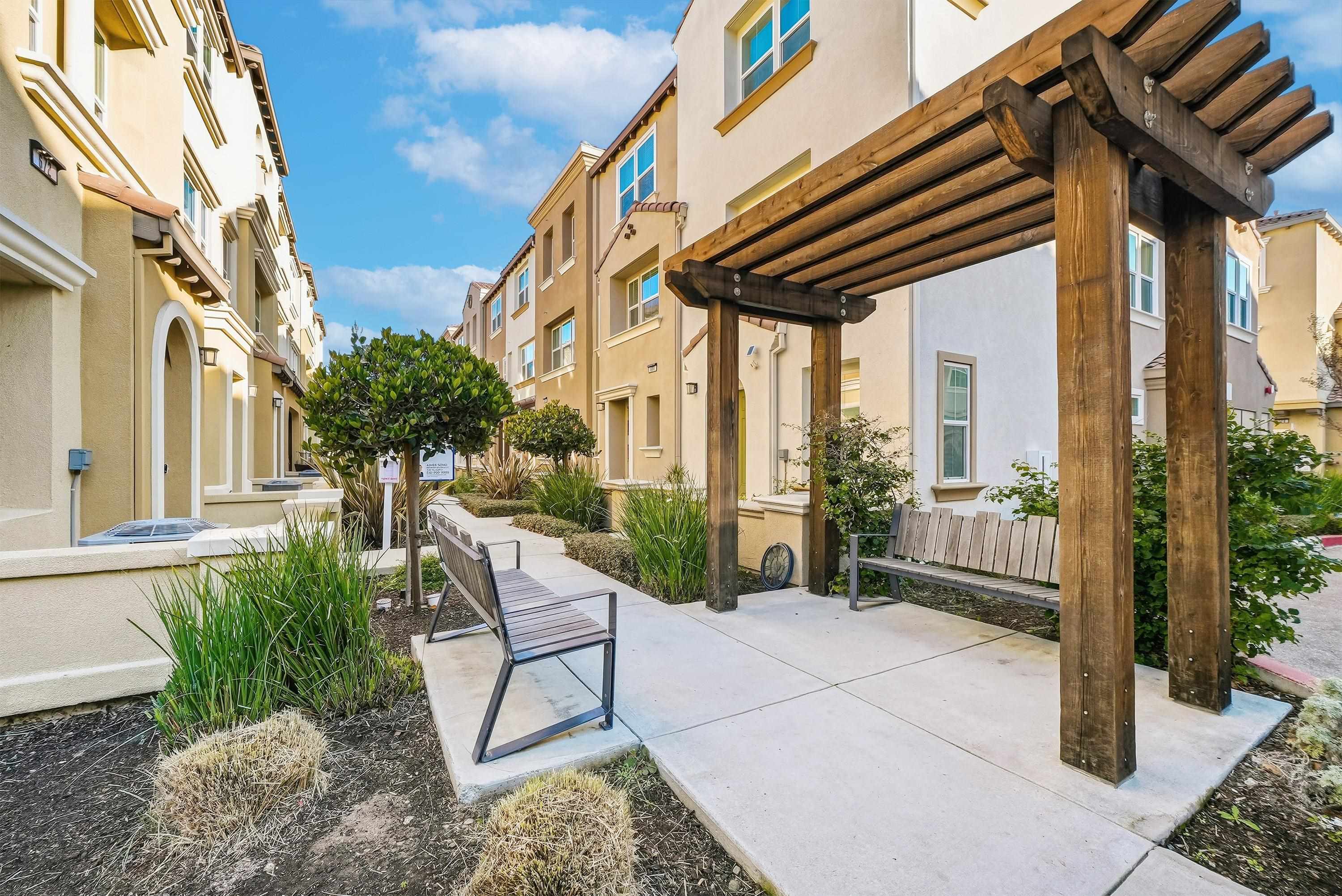 Detail Gallery Image 36 of 53 For 672 Amalfi Loop, Milpitas,  CA 95035 - 3 Beds | 3/1 Baths