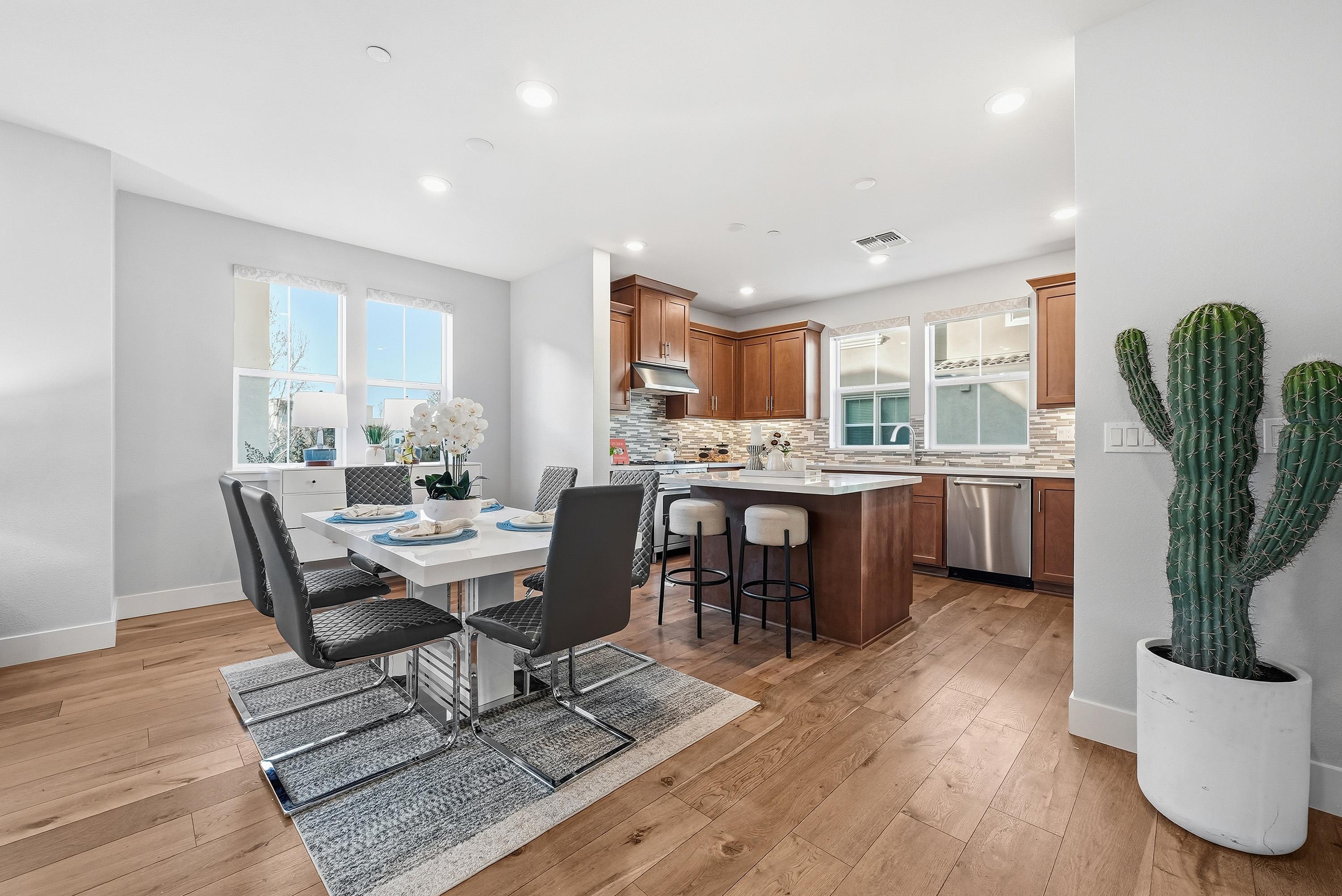 Detail Gallery Image 7 of 53 For 672 Amalfi Loop, Milpitas,  CA 95035 - 3 Beds | 3/1 Baths