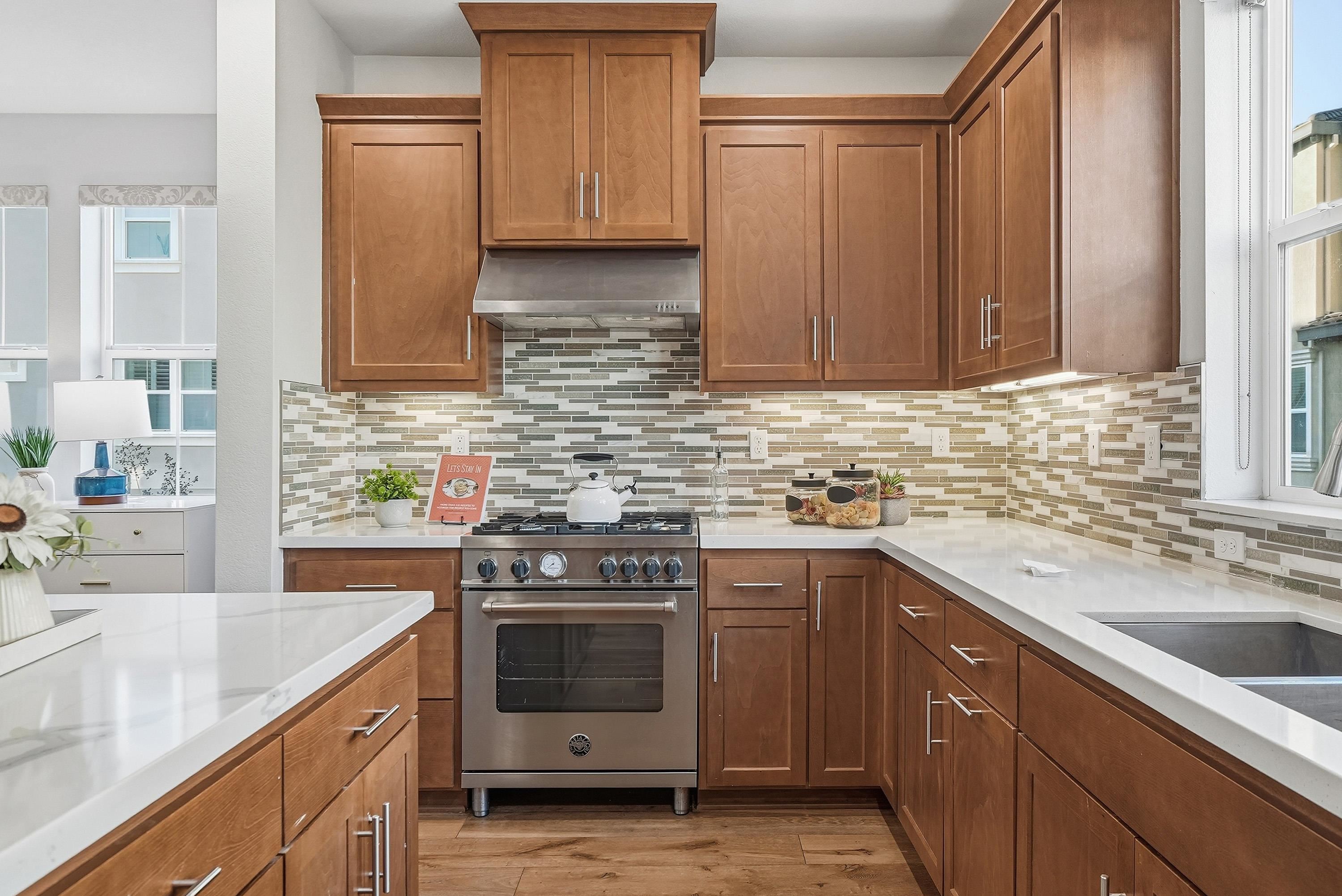Detail Gallery Image 10 of 53 For 672 Amalfi Loop, Milpitas,  CA 95035 - 3 Beds | 3/1 Baths