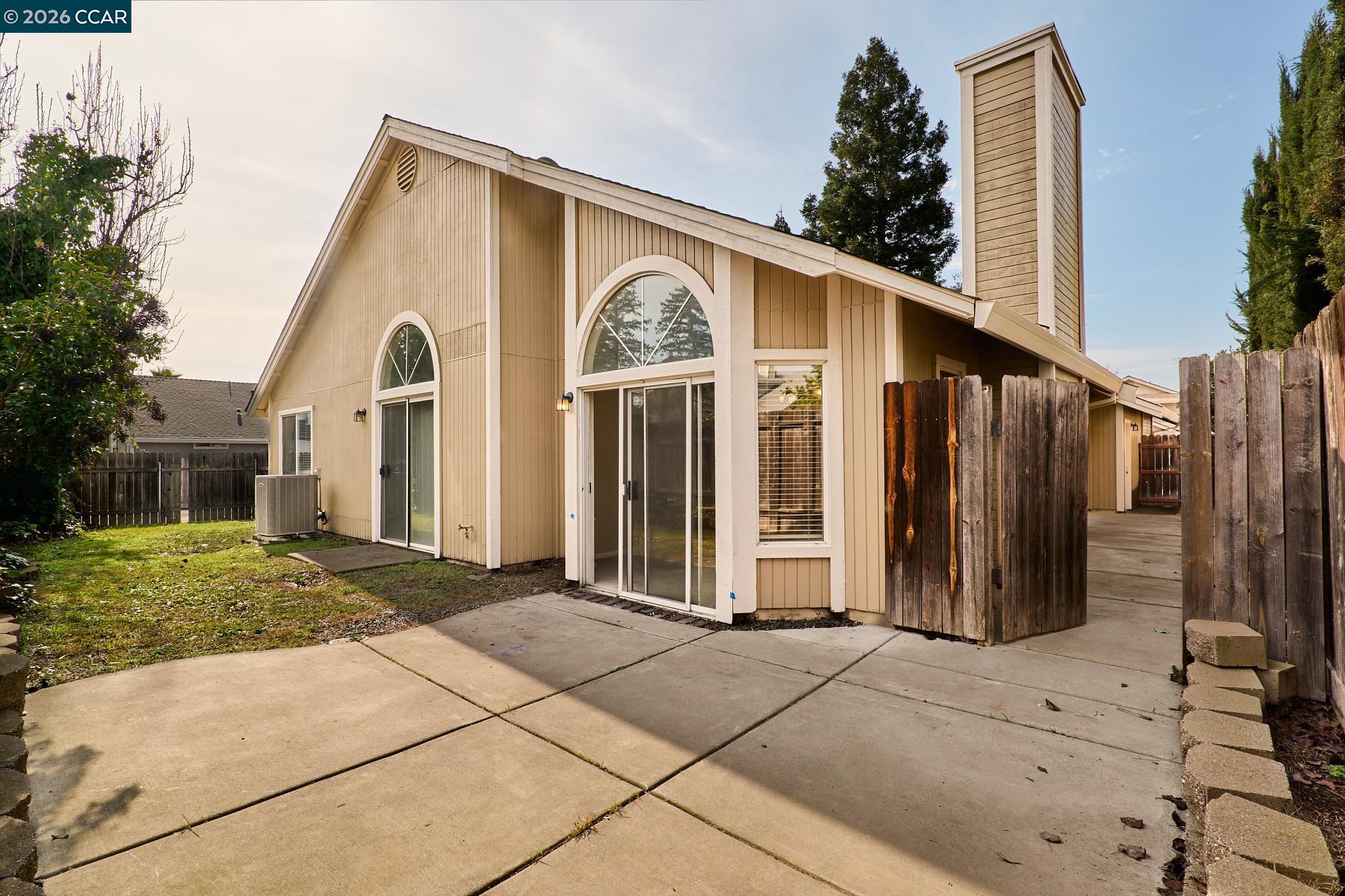 Detail Gallery Image 2 of 27 For 178 Pinedale Ave, Sacramento,  CA 95838 - 3 Beds | 2 Baths
