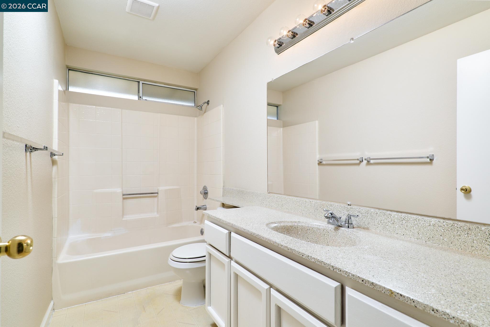 Detail Gallery Image 13 of 27 For 178 Pinedale Ave, Sacramento,  CA 95838 - 3 Beds | 2 Baths