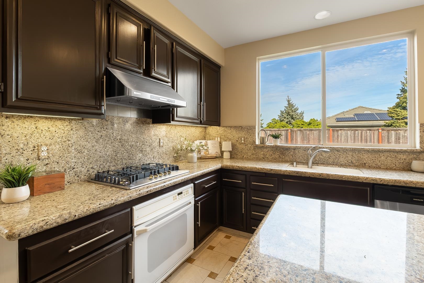 Detail Gallery Image 26 of 52 For 473 Mccall Dr, Benicia,  CA 94510 - 5 Beds | 3 Baths