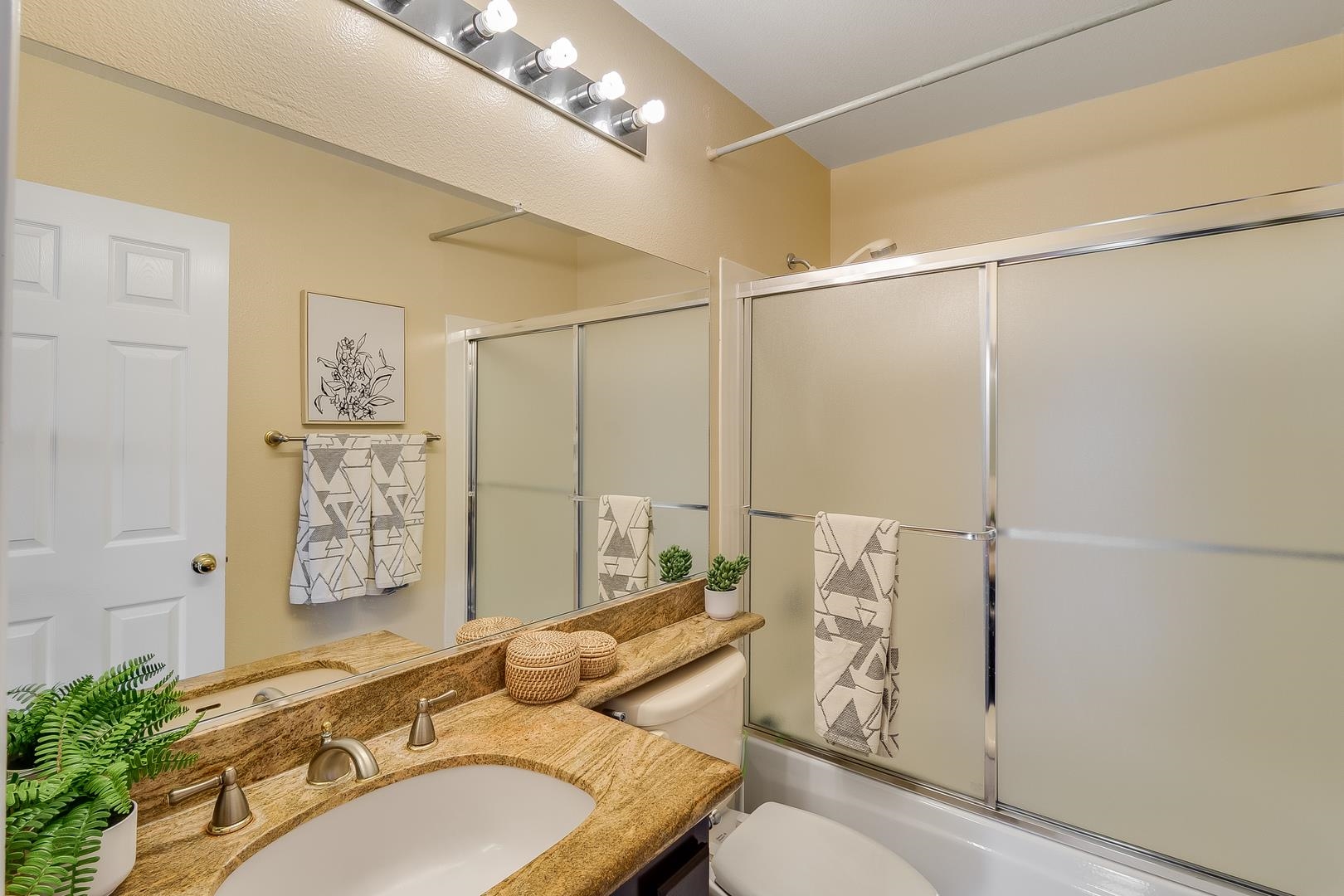 Detail Gallery Image 27 of 52 For 473 Mccall Dr, Benicia,  CA 94510 - 5 Beds | 3 Baths