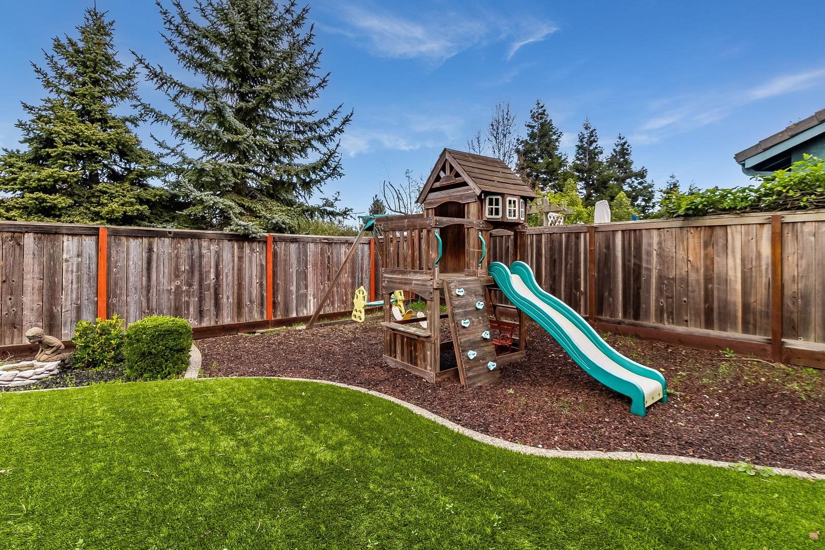 Detail Gallery Image 43 of 52 For 473 Mccall Dr, Benicia,  CA 94510 - 5 Beds | 3 Baths