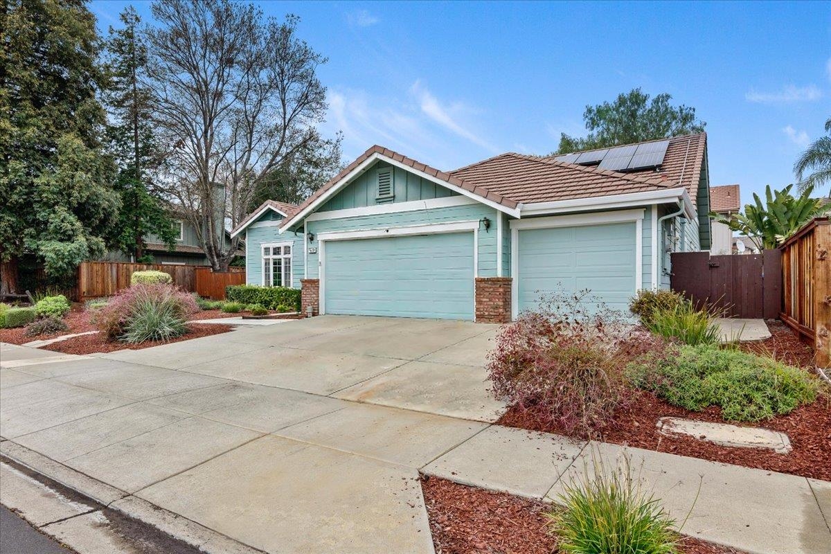 Detail Gallery Image 2 of 41 For 1517 Buena Vista St, Brentwood,  CA 94513 - 5 Beds | 3 Baths