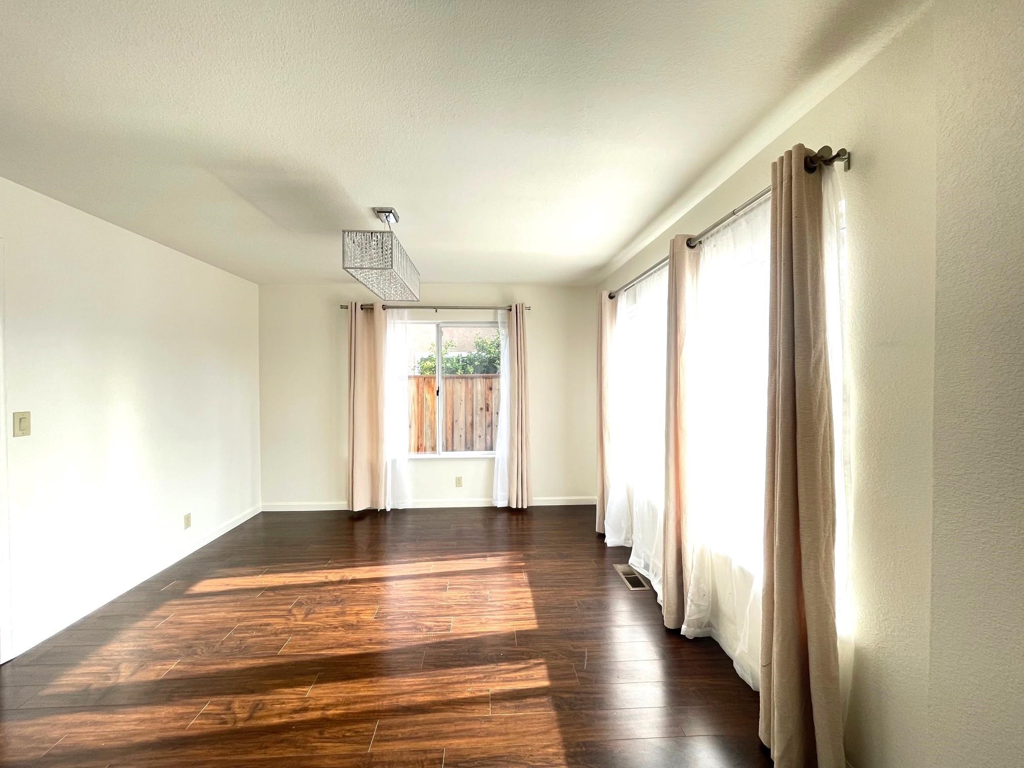 Detail Gallery Image 7 of 21 For 4176 Bell Common, Fremont,  CA 94536 - 3 Beds | 2/1 Baths