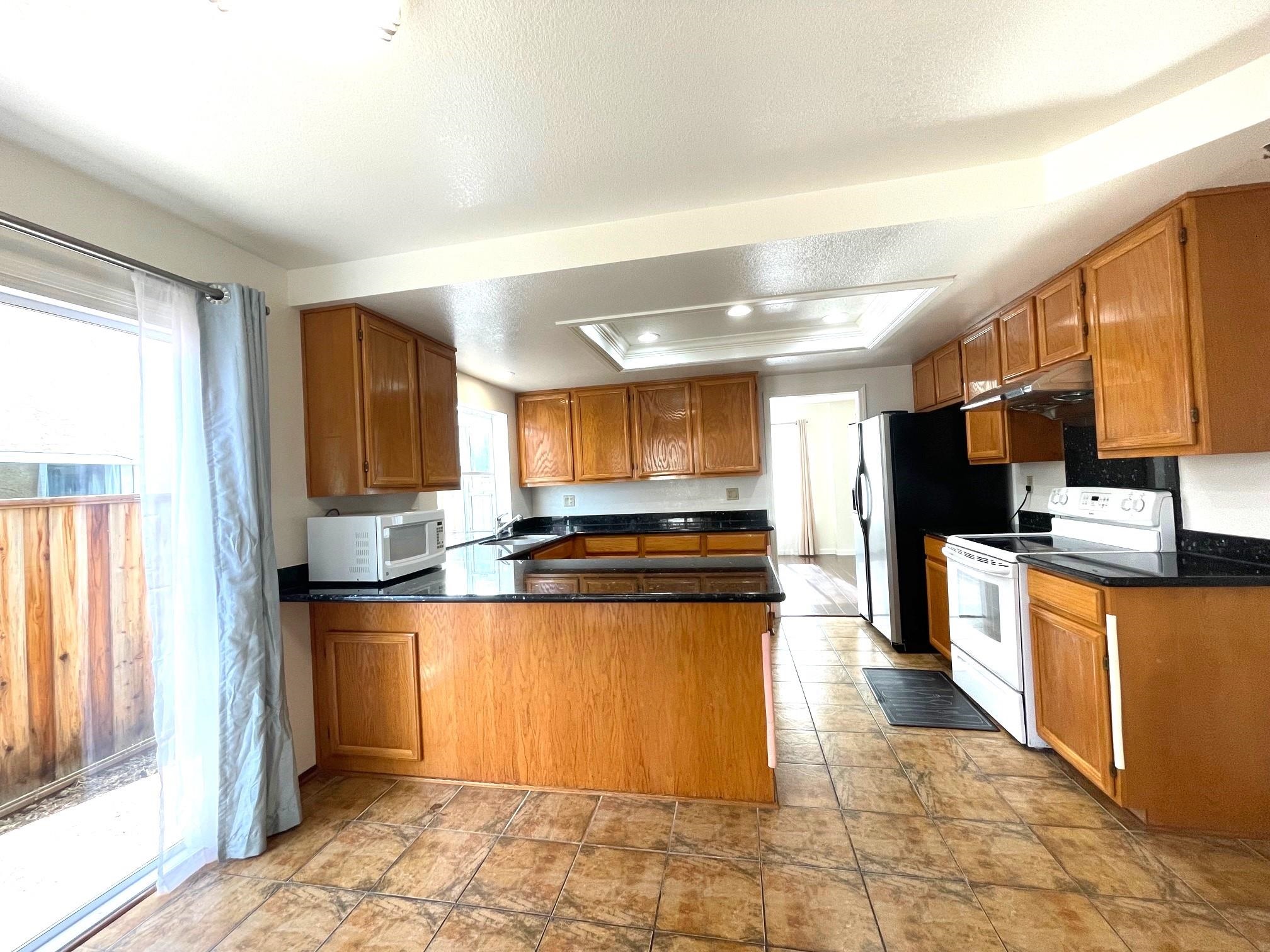 Detail Gallery Image 9 of 21 For 4176 Bell Common, Fremont,  CA 94536 - 3 Beds | 2/1 Baths