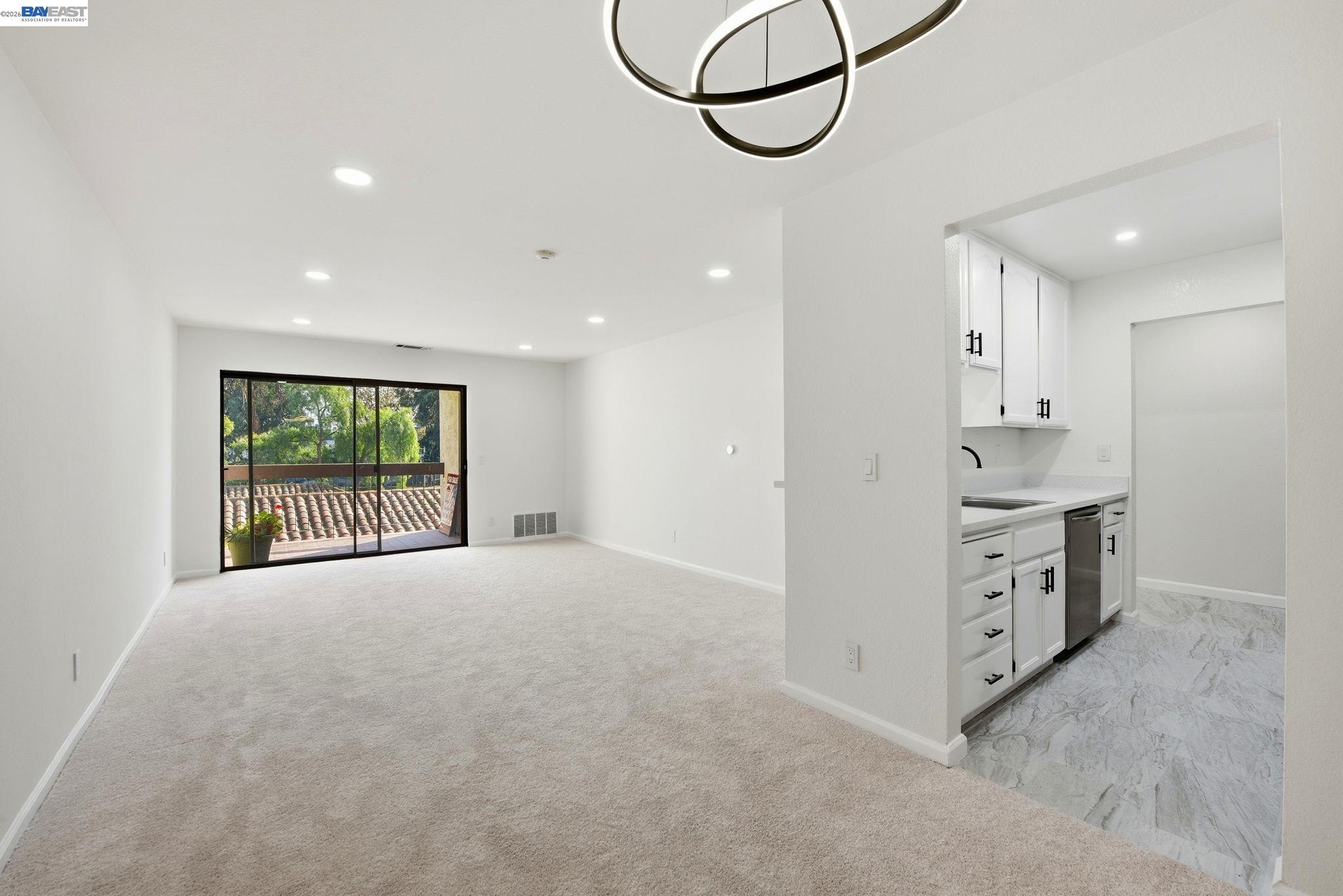 Photo #12: 41122532 Listing: Photo #12