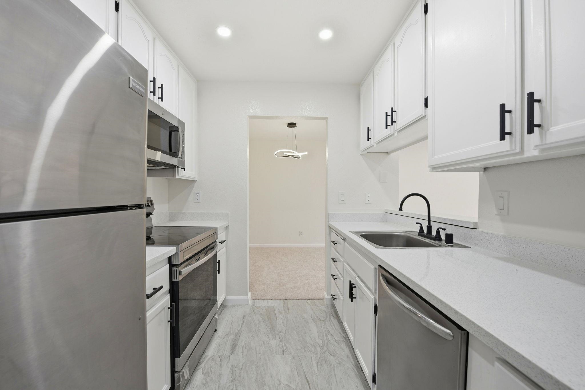 Detail Gallery Image 5 of 50 For 39997 Cedar Blvd #248,  Newark,  CA 94560 - 3 Beds | 2 Baths