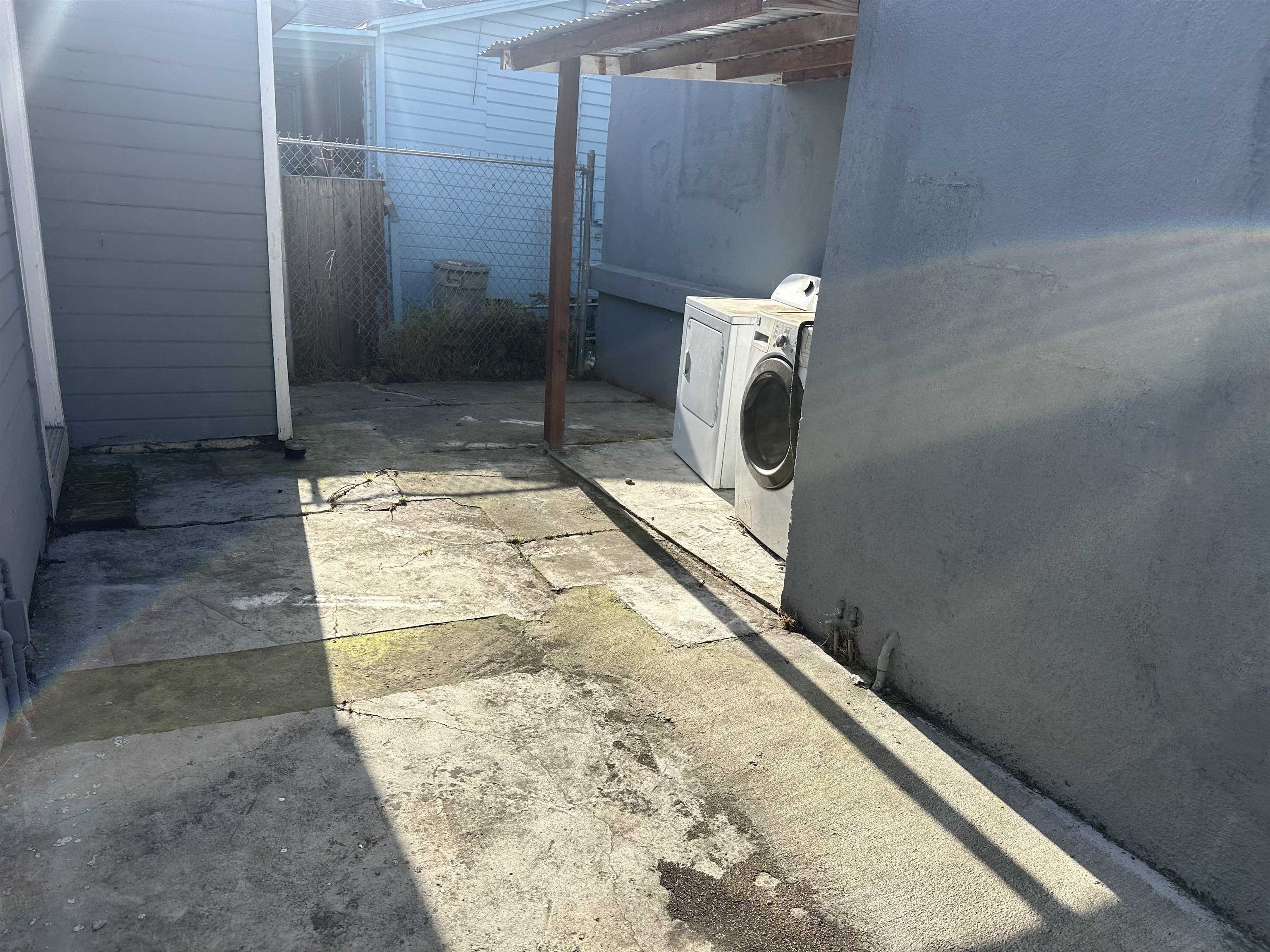 Detail Gallery Image 14 of 18 For 1464 35th Ave, Oakland,  CA 94601 - 3 Beds | 2 Baths