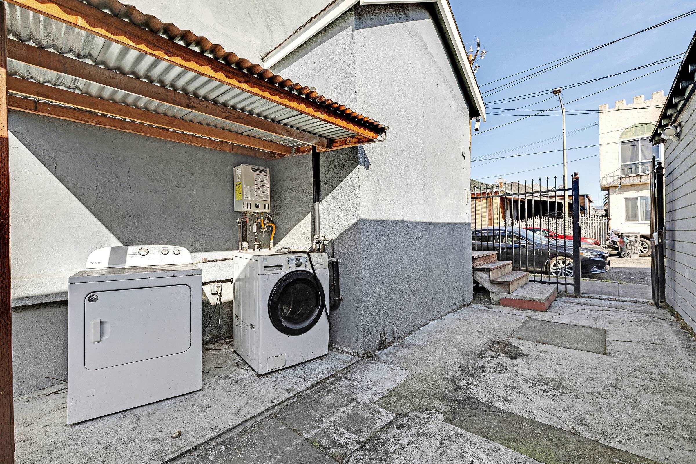 Detail Gallery Image 27 of 35 For 1464 35th Ave, Oakland,  CA 94601 - 3 Beds | 2 Baths