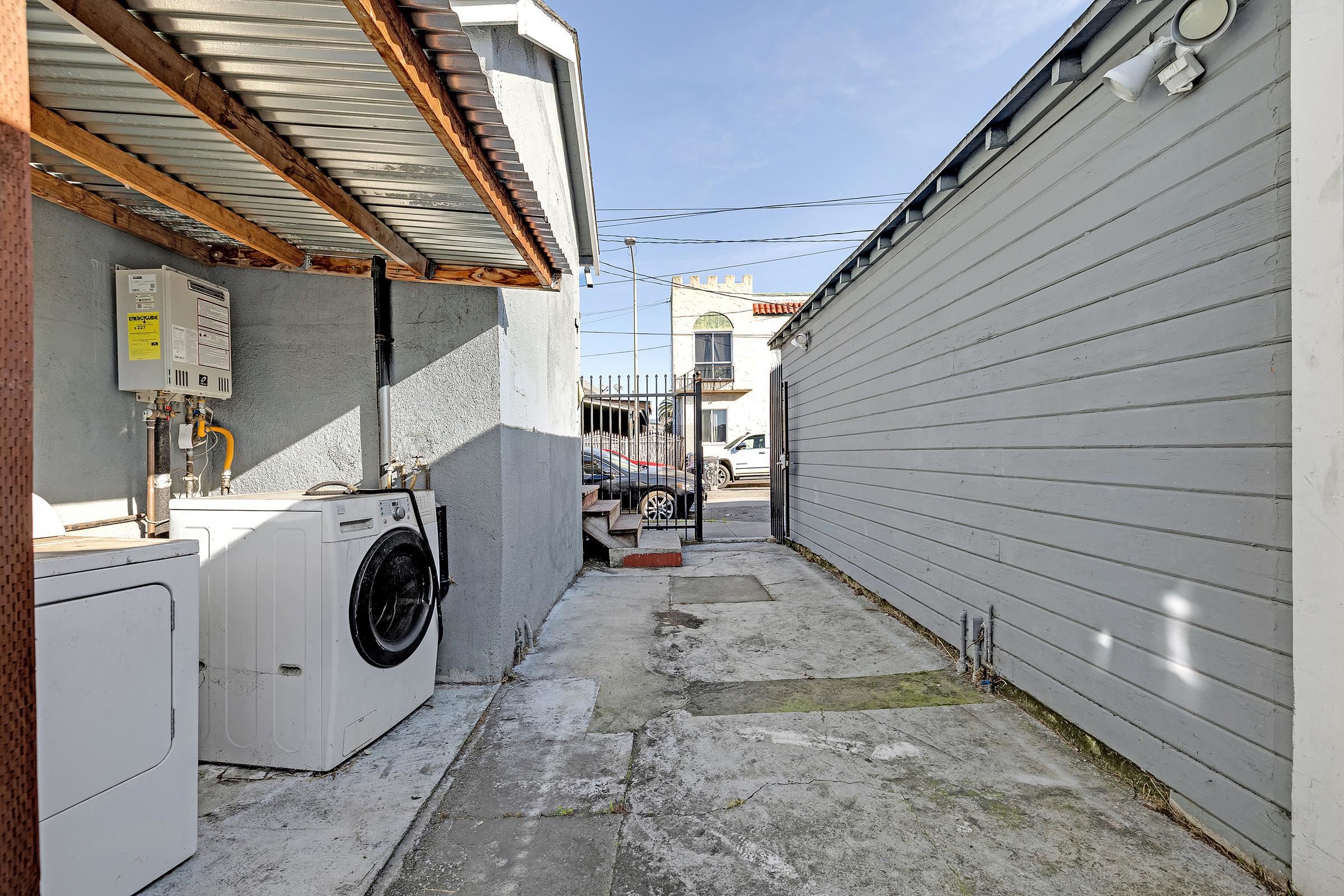 Detail Gallery Image 28 of 35 For 1464 35th Ave, Oakland,  CA 94601 - 3 Beds | 2 Baths