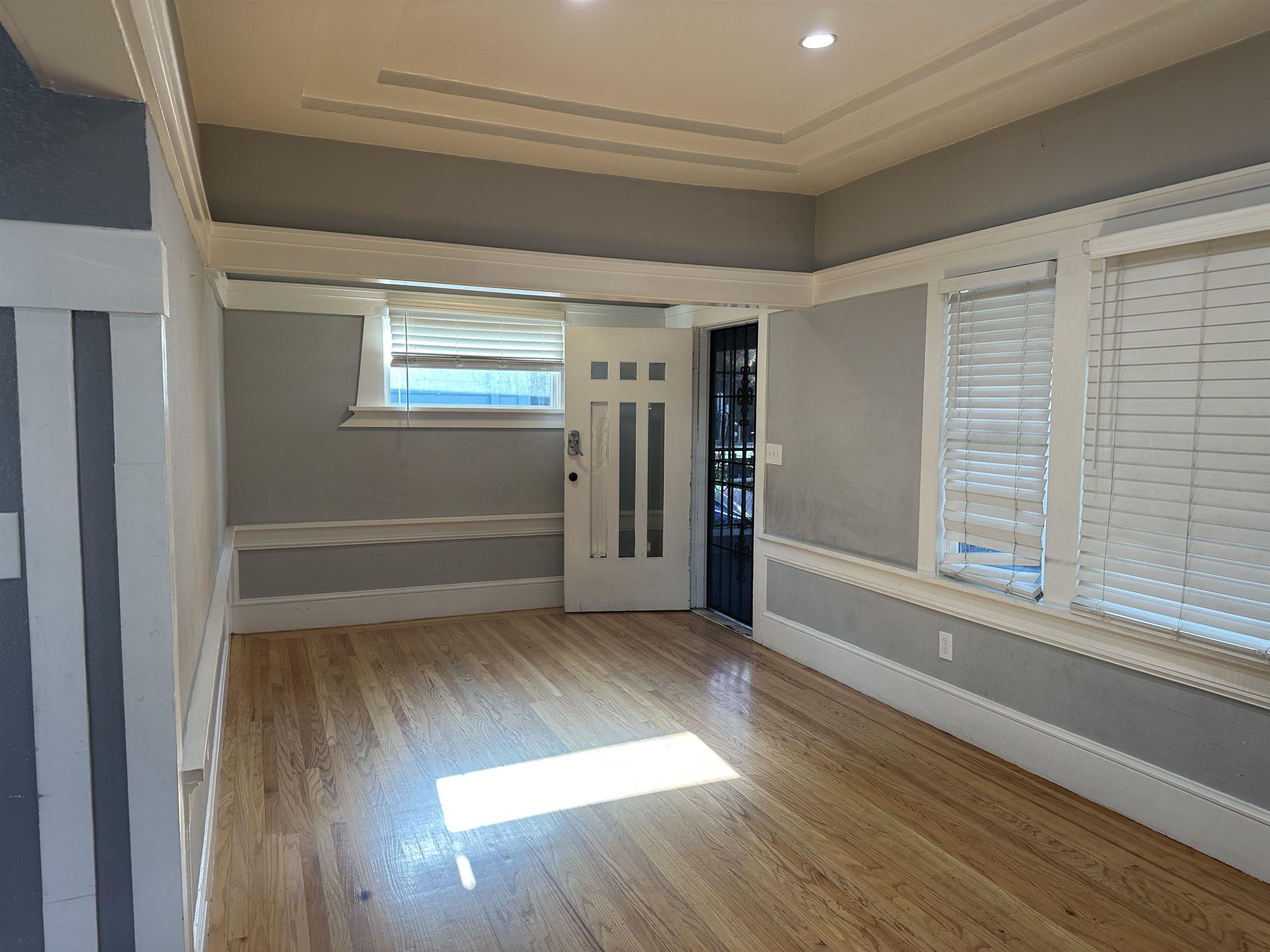 Detail Gallery Image 4 of 18 For 1464 35th Ave, Oakland,  CA 94601 - 3 Beds | 2 Baths