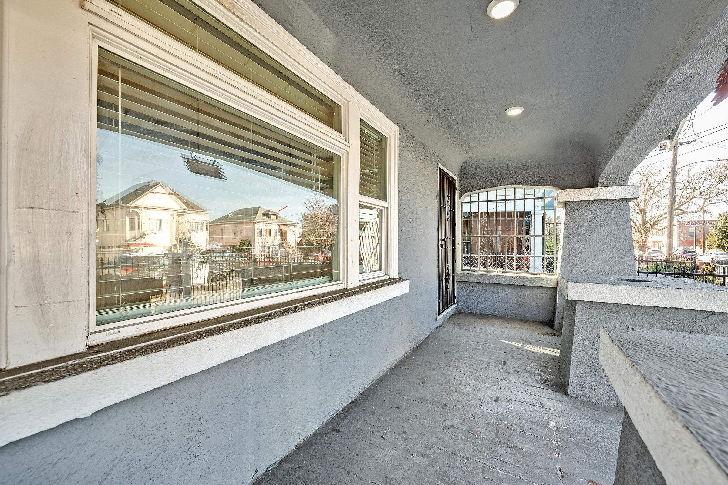 Detail Gallery Image 5 of 35 For 1464 35th Ave, Oakland,  CA 94601 - 3 Beds | 2 Baths