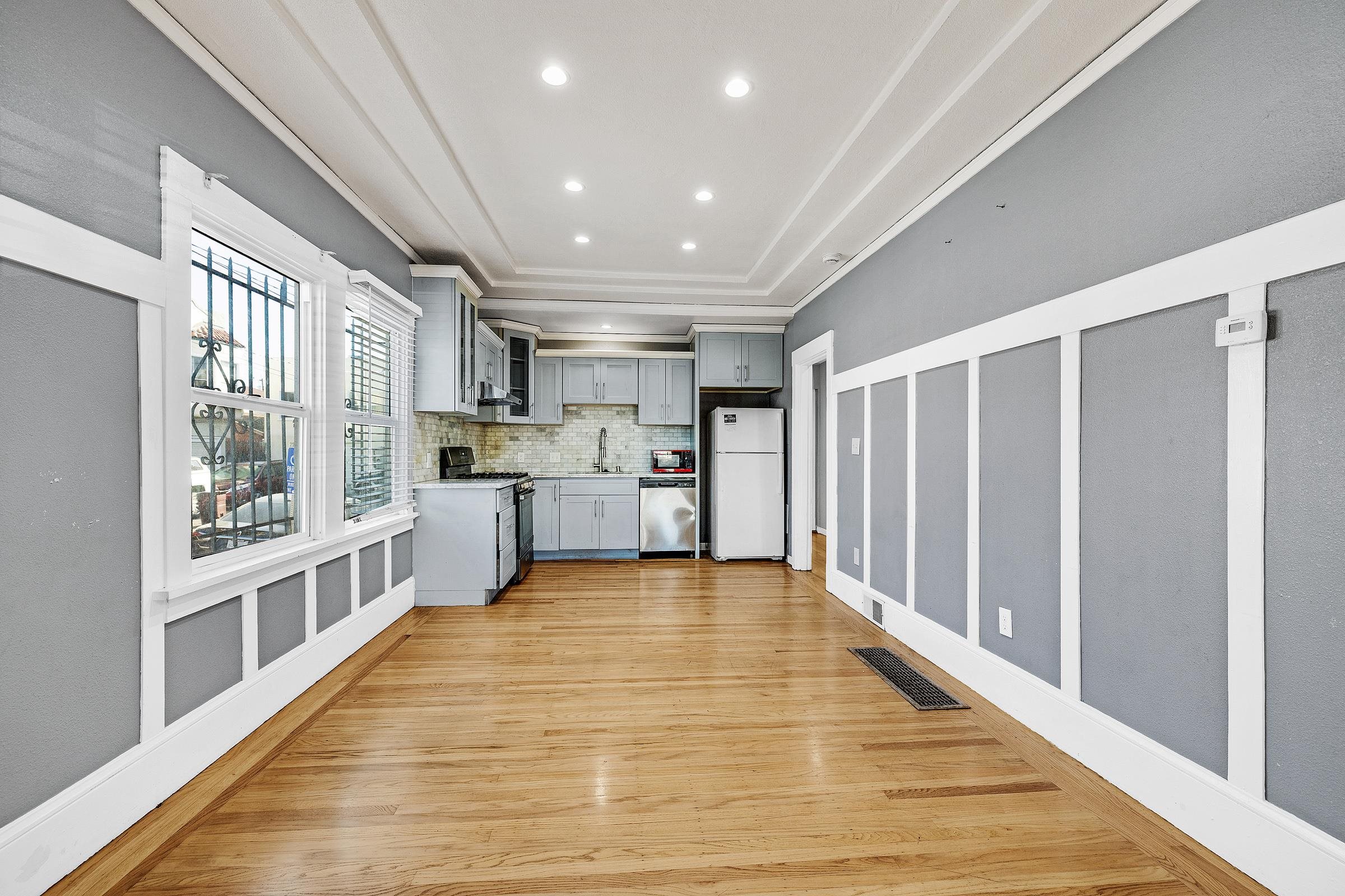 Detail Gallery Image 8 of 35 For 1464 35th Ave, Oakland,  CA 94601 - 3 Beds | 2 Baths