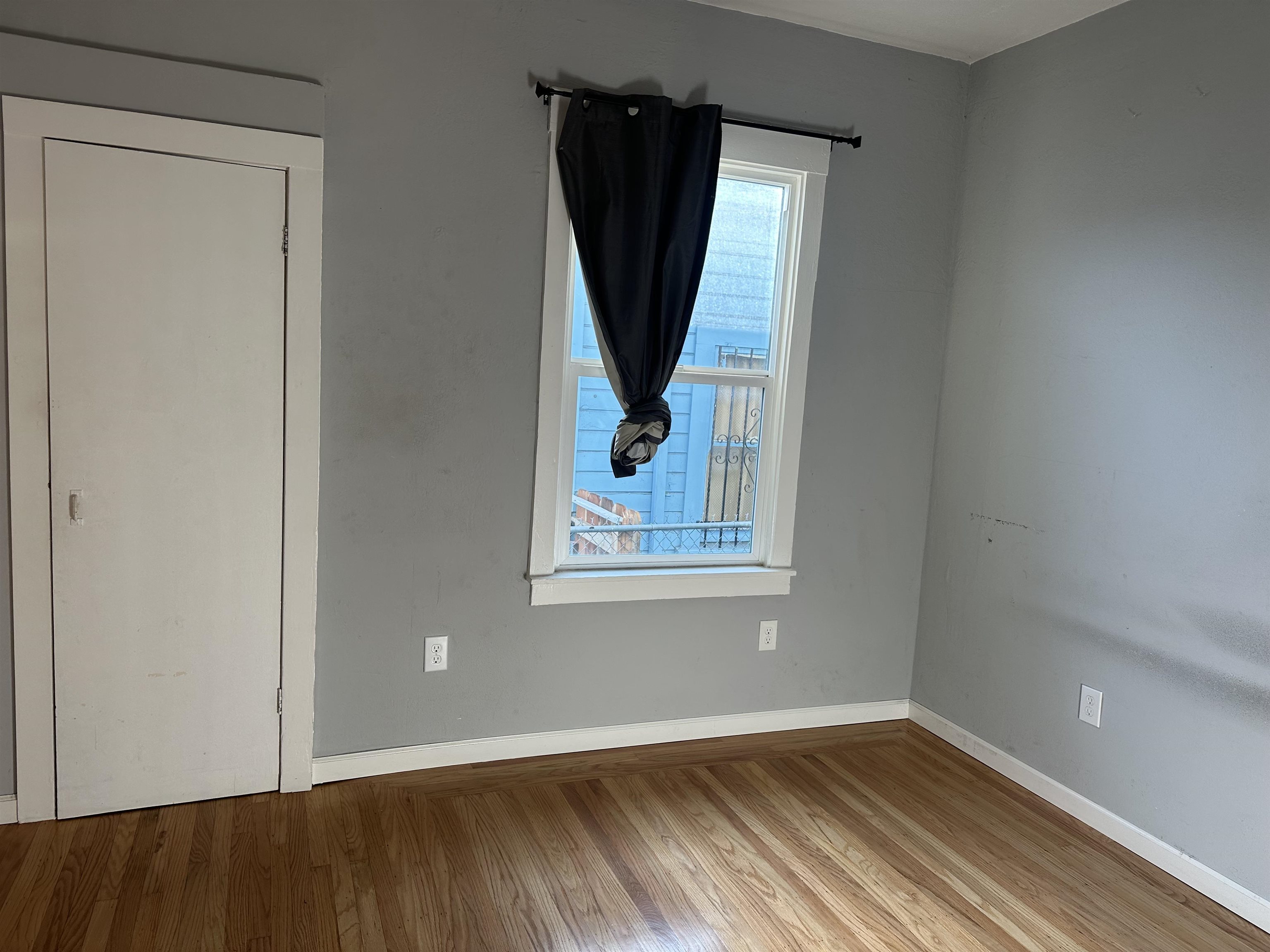 Detail Gallery Image 8 of 18 For 1464 35th Ave, Oakland,  CA 94601 - 3 Beds | 2 Baths