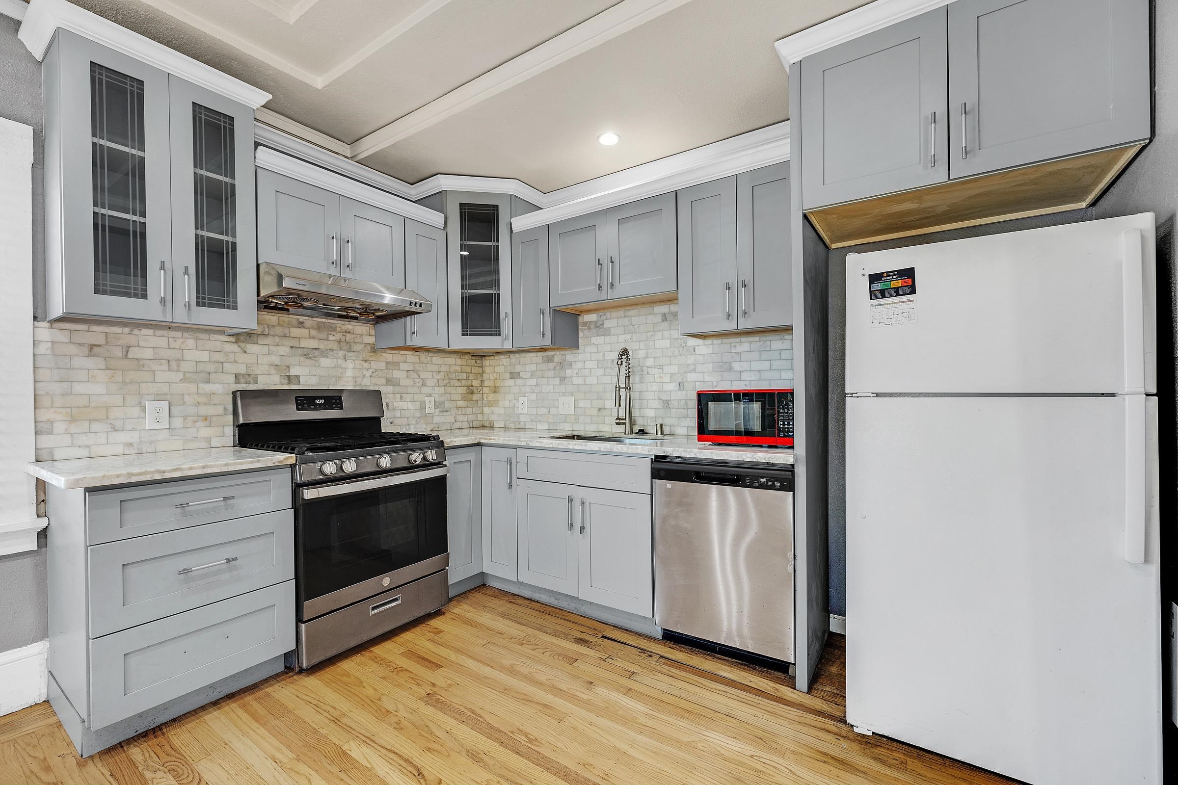 Detail Gallery Image 10 of 35 For 1464 35th Ave, Oakland,  CA 94601 - 3 Beds | 2 Baths