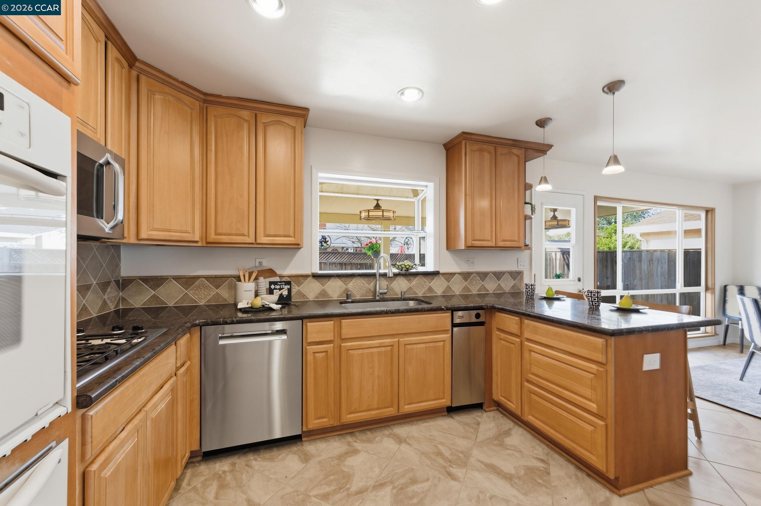 Detail Gallery Image 22 of 50 For 31565 Medinah St, Hayward,  CA 94544 - 3 Beds | 2 Baths