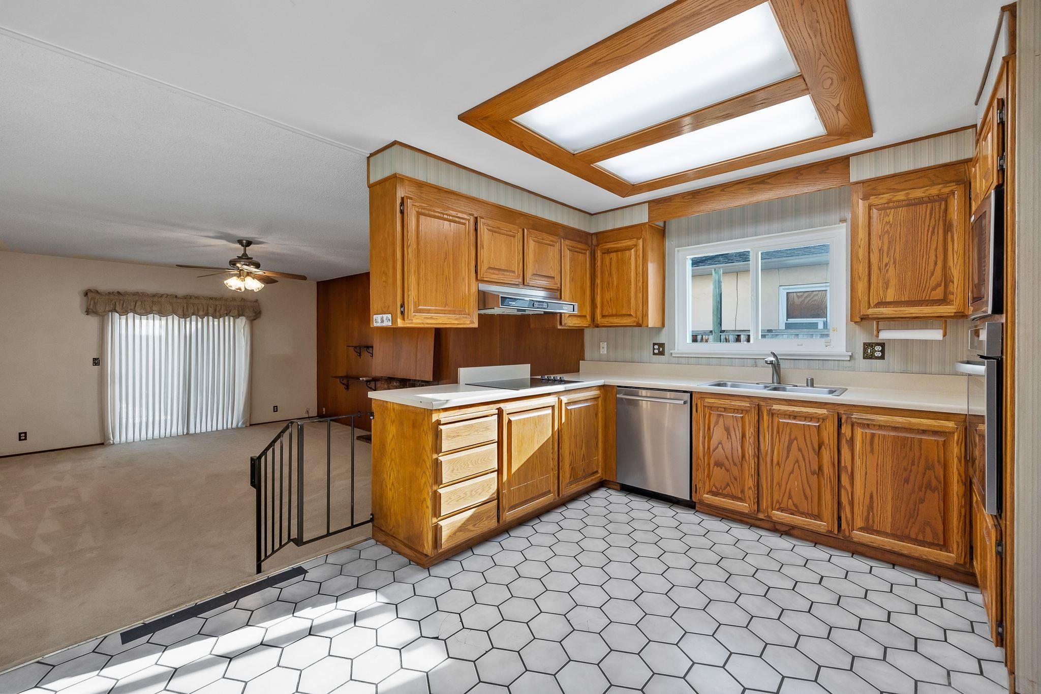Detail Gallery Image 10 of 49 For 36640 Oak Street, Fremont,  CA 94536-4863 - 3 Beds | 2 Baths