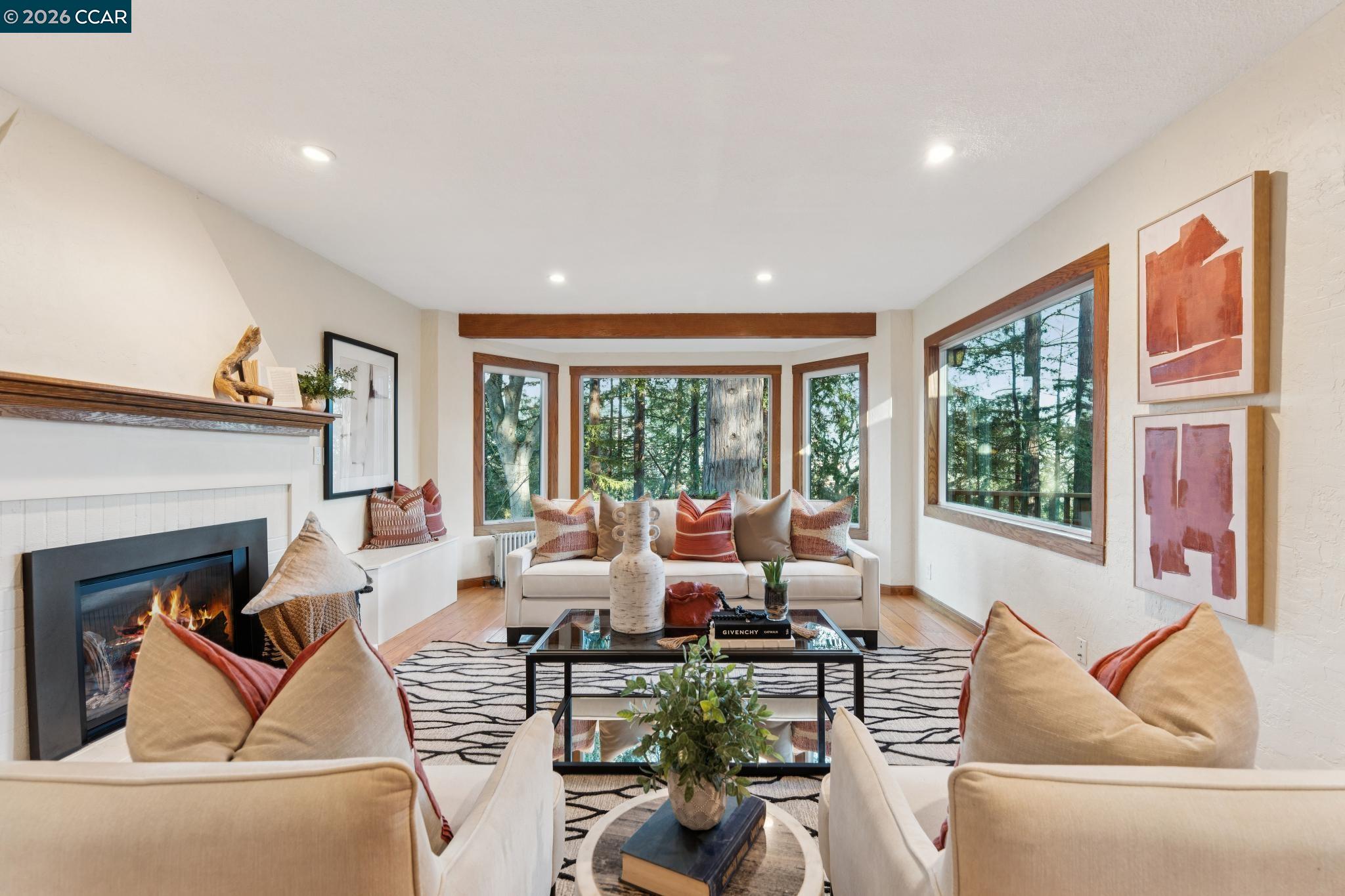 Detail Gallery Image 8 of 50 For 11 Los Conejos, Orinda,  CA 94563-2214 - 3 Beds | 2/1 Baths