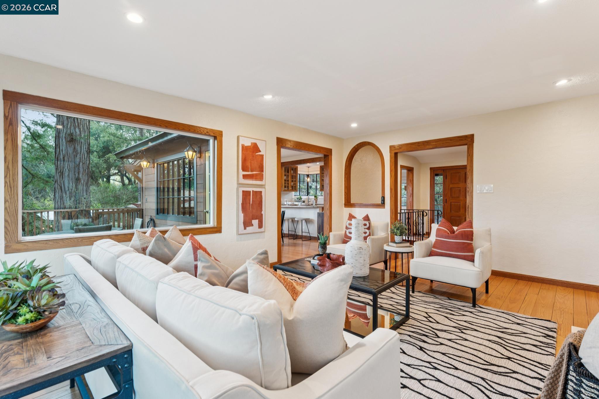 Detail Gallery Image 9 of 50 For 11 Los Conejos, Orinda,  CA 94563-2214 - 3 Beds | 2/1 Baths