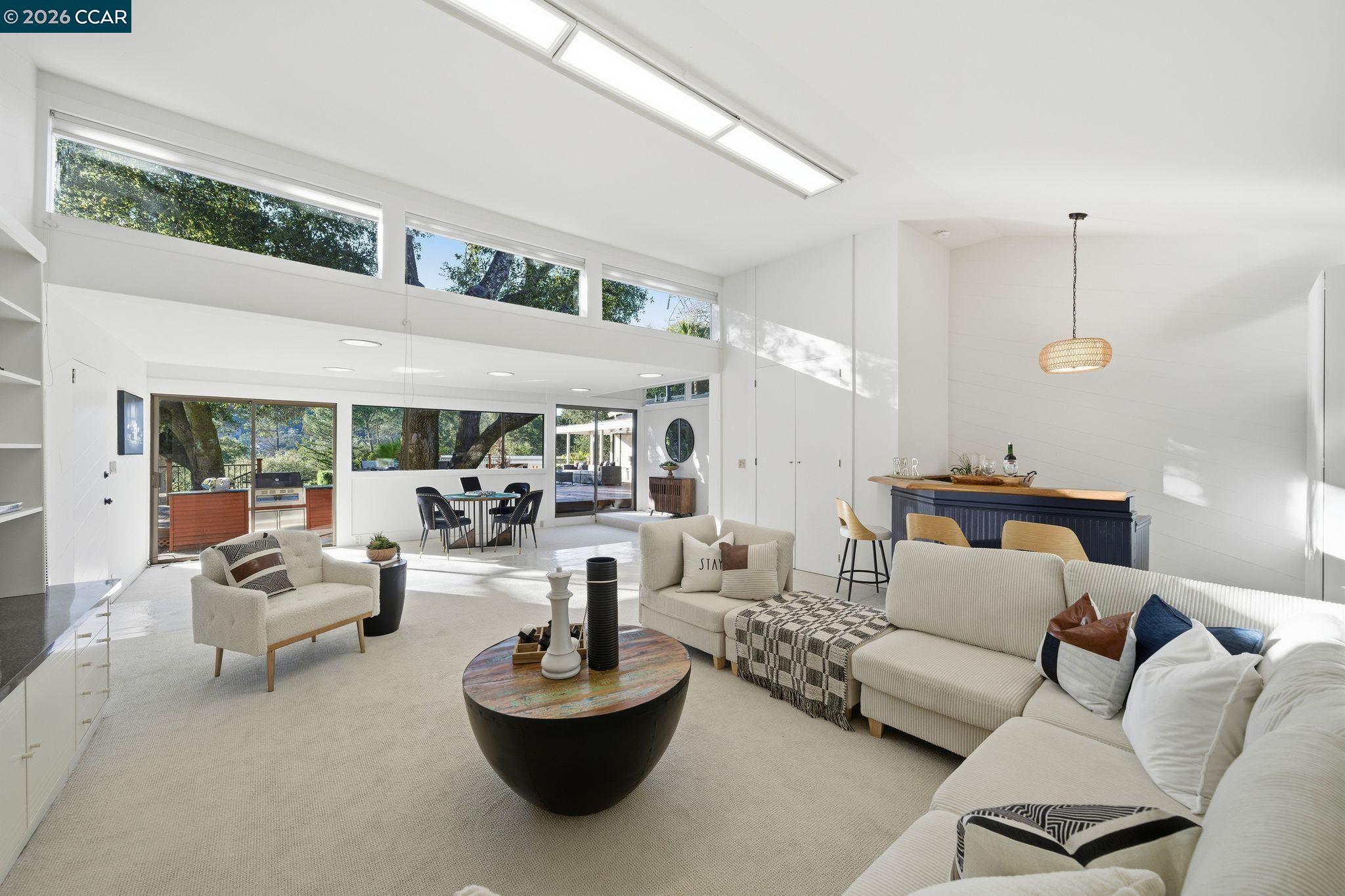 Detail Gallery Image 17 of 49 For 38 Vista Del Mar, Orinda,  CA 94563 - 4 Beds | 3/1 Baths