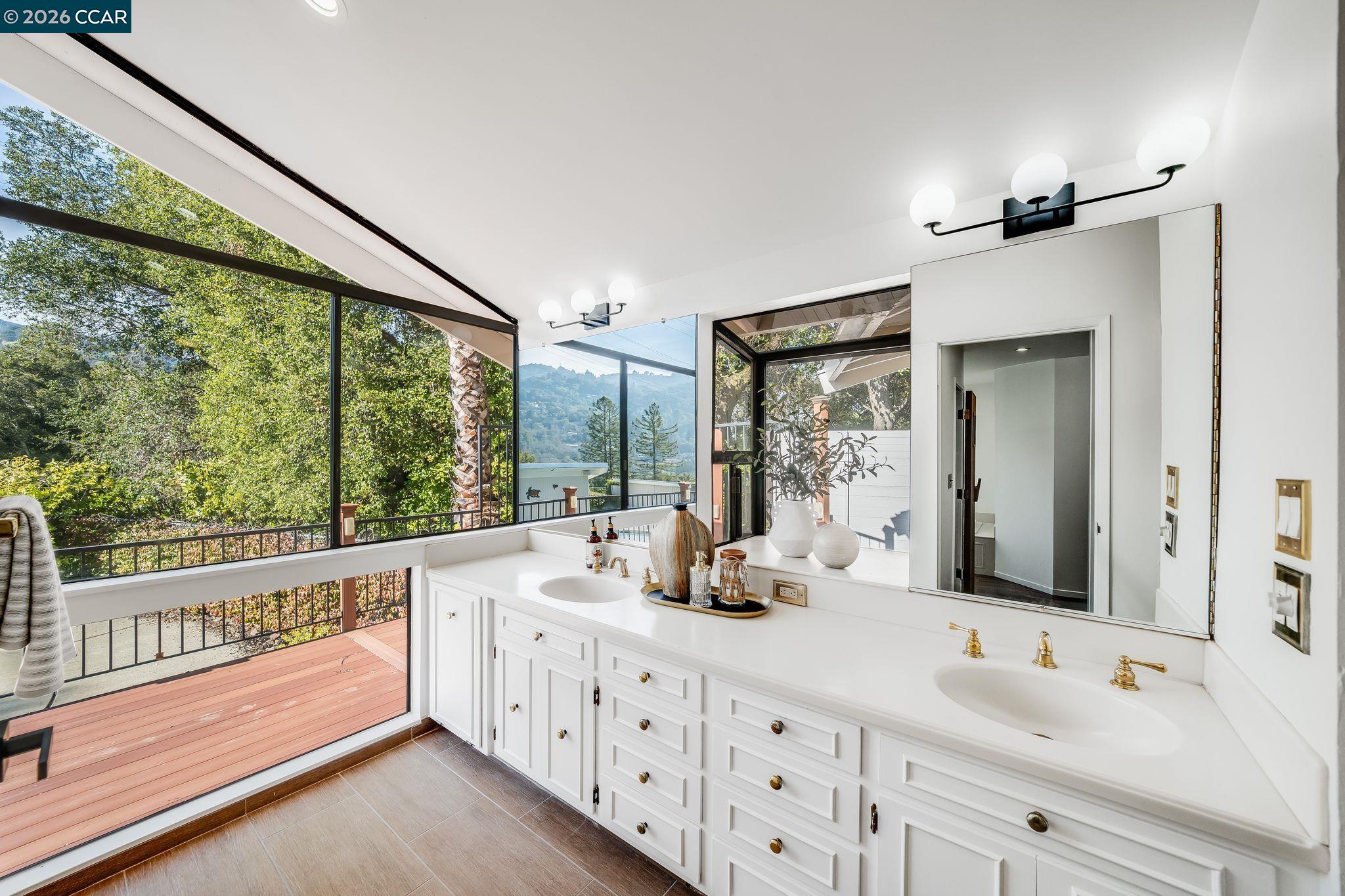 Detail Gallery Image 21 of 49 For 38 Vista Del Mar, Orinda,  CA 94563 - 4 Beds | 3/1 Baths