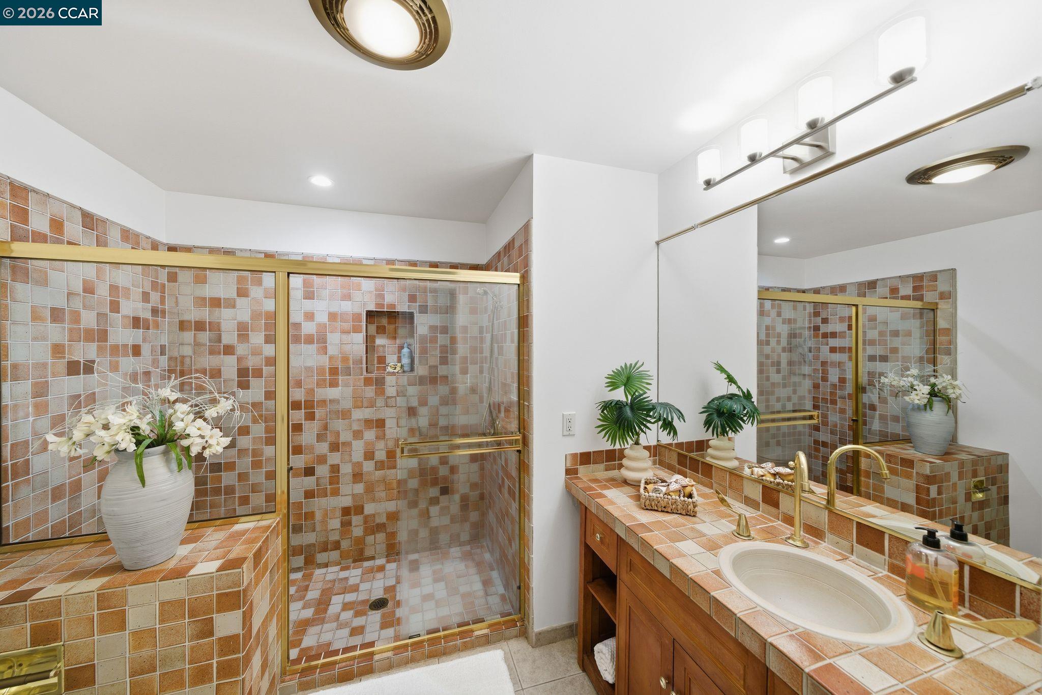 Detail Gallery Image 30 of 49 For 38 Vista Del Mar, Orinda,  CA 94563 - 4 Beds | 3/1 Baths