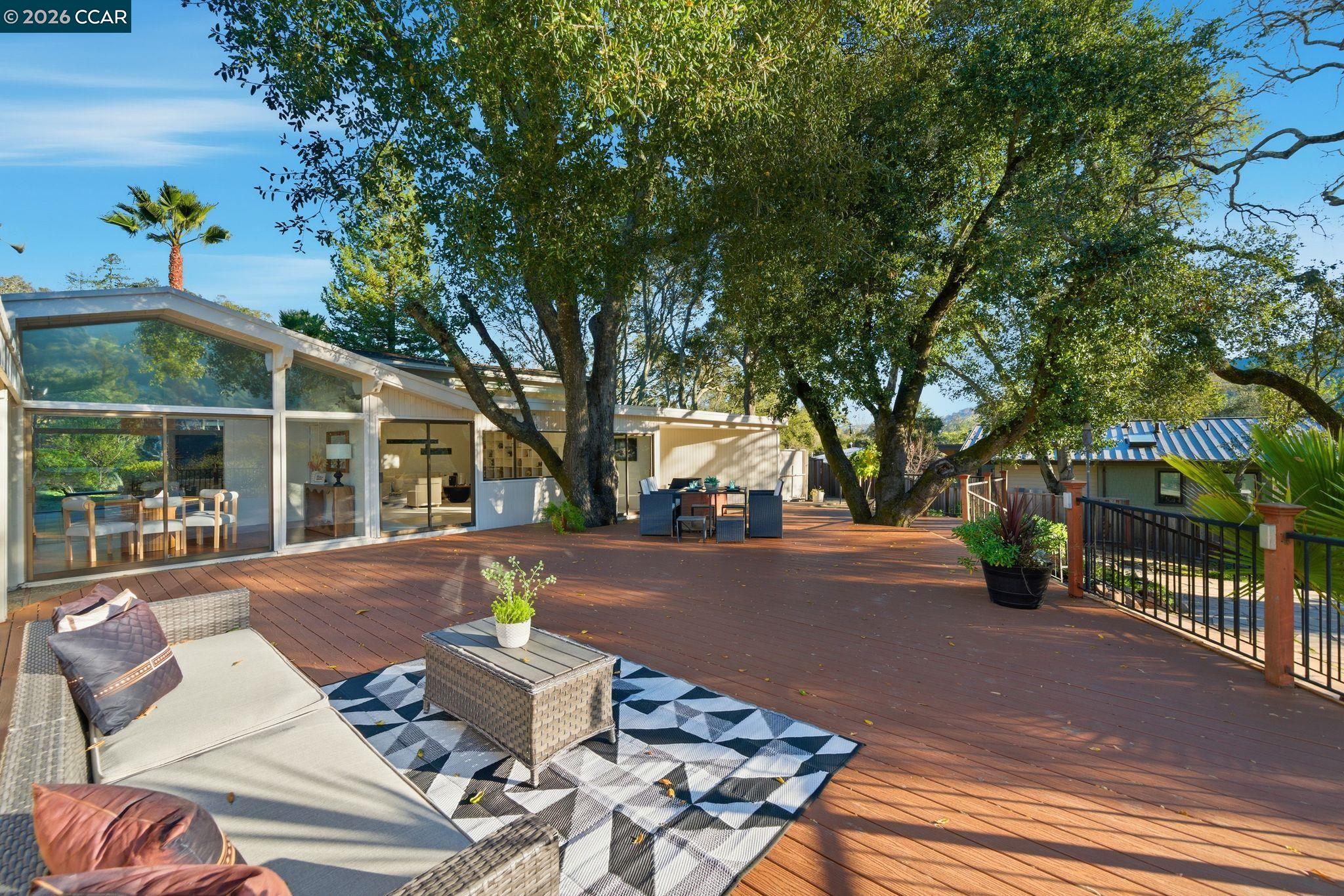 Detail Gallery Image 32 of 49 For 38 Vista Del Mar, Orinda,  CA 94563 - 4 Beds | 3/1 Baths