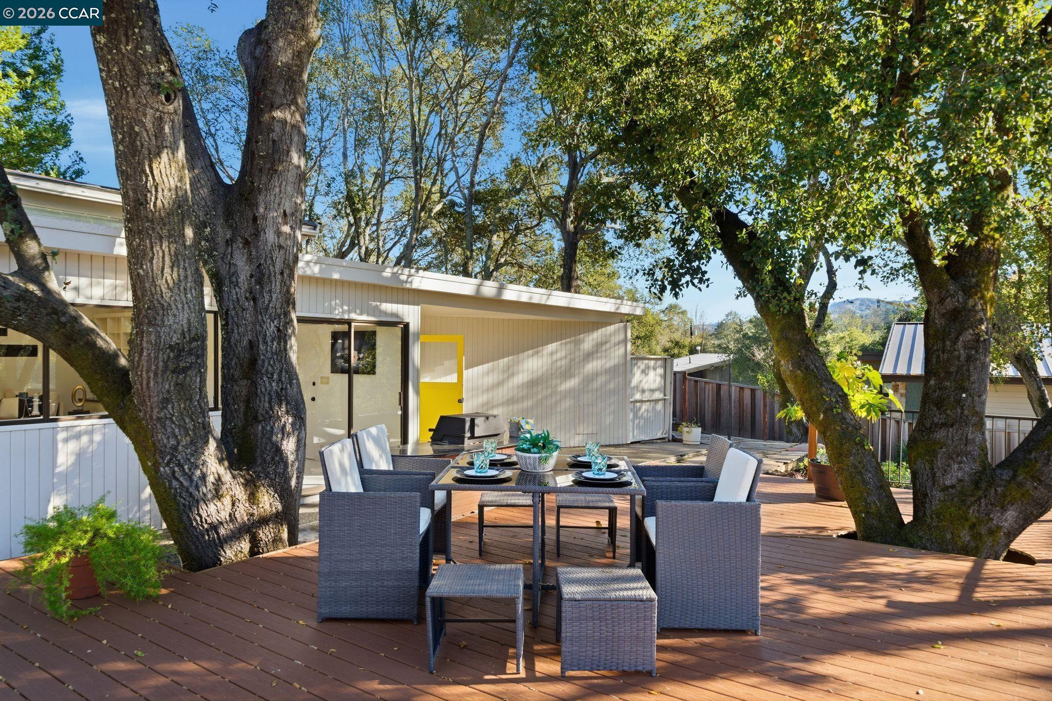 Detail Gallery Image 34 of 49 For 38 Vista Del Mar, Orinda,  CA 94563 - 4 Beds | 3/1 Baths