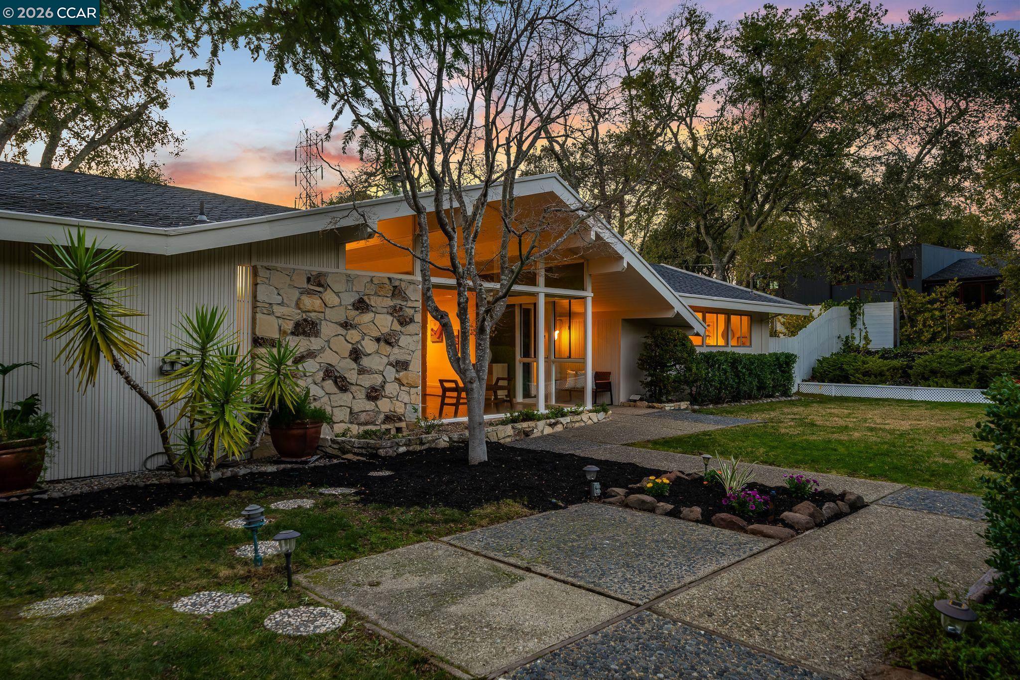 Detail Gallery Image 44 of 49 For 38 Vista Del Mar, Orinda,  CA 94563 - 4 Beds | 3/1 Baths