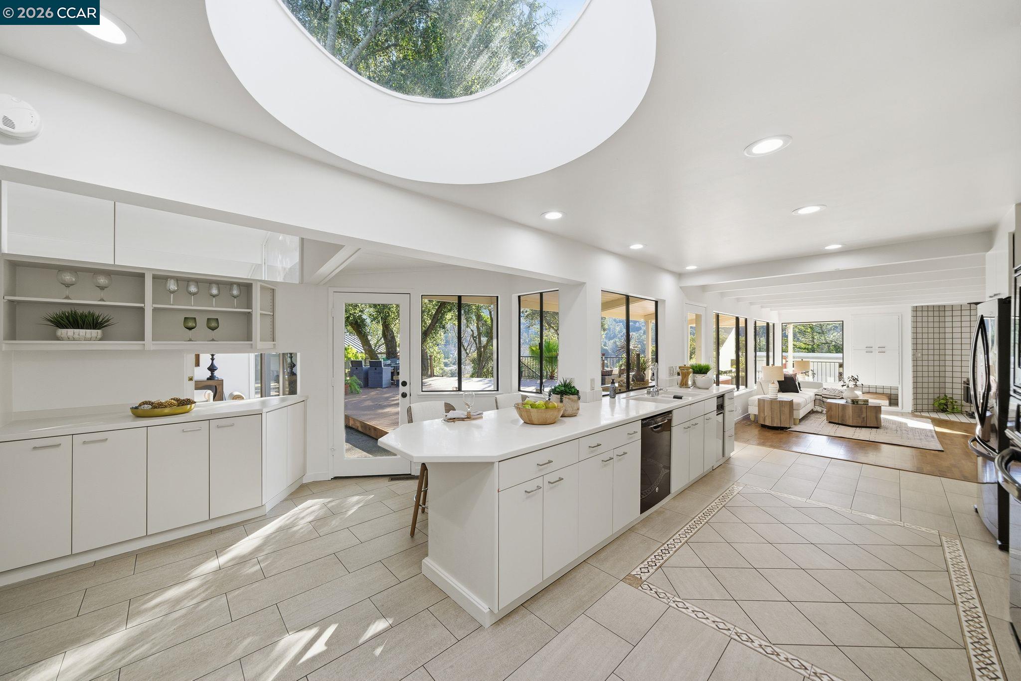 Detail Gallery Image 10 of 49 For 38 Vista Del Mar, Orinda,  CA 94563 - 4 Beds | 3/1 Baths