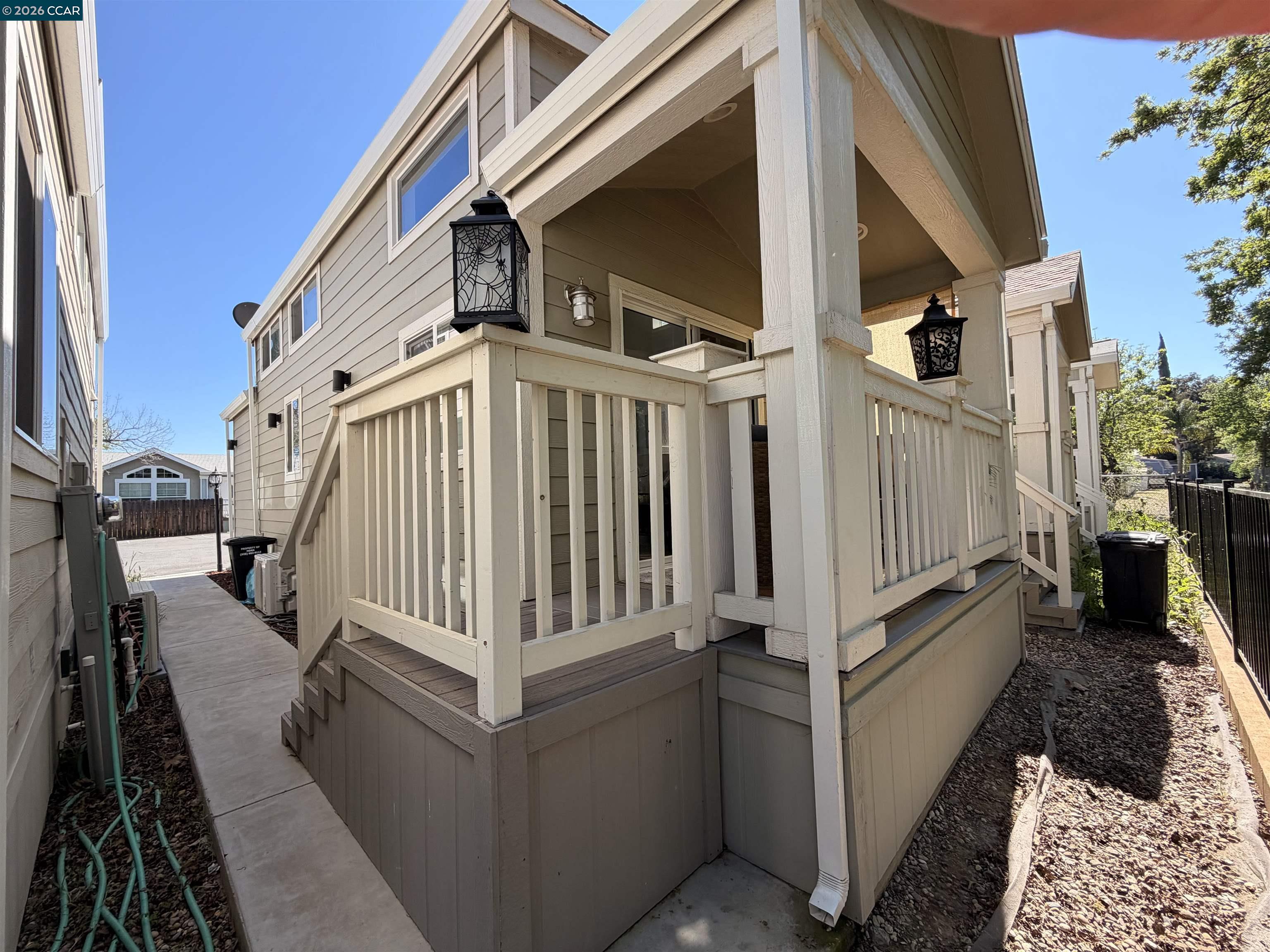 Front Image Thumbnail for CC41122547