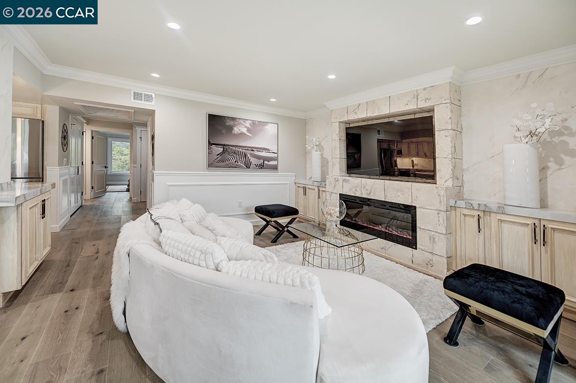 Detail Gallery Image 14 of 51 For 2601 Pine Knoll Dr #8,  Walnut Creek,  CA 94595 - 2 Beds | 2 Baths