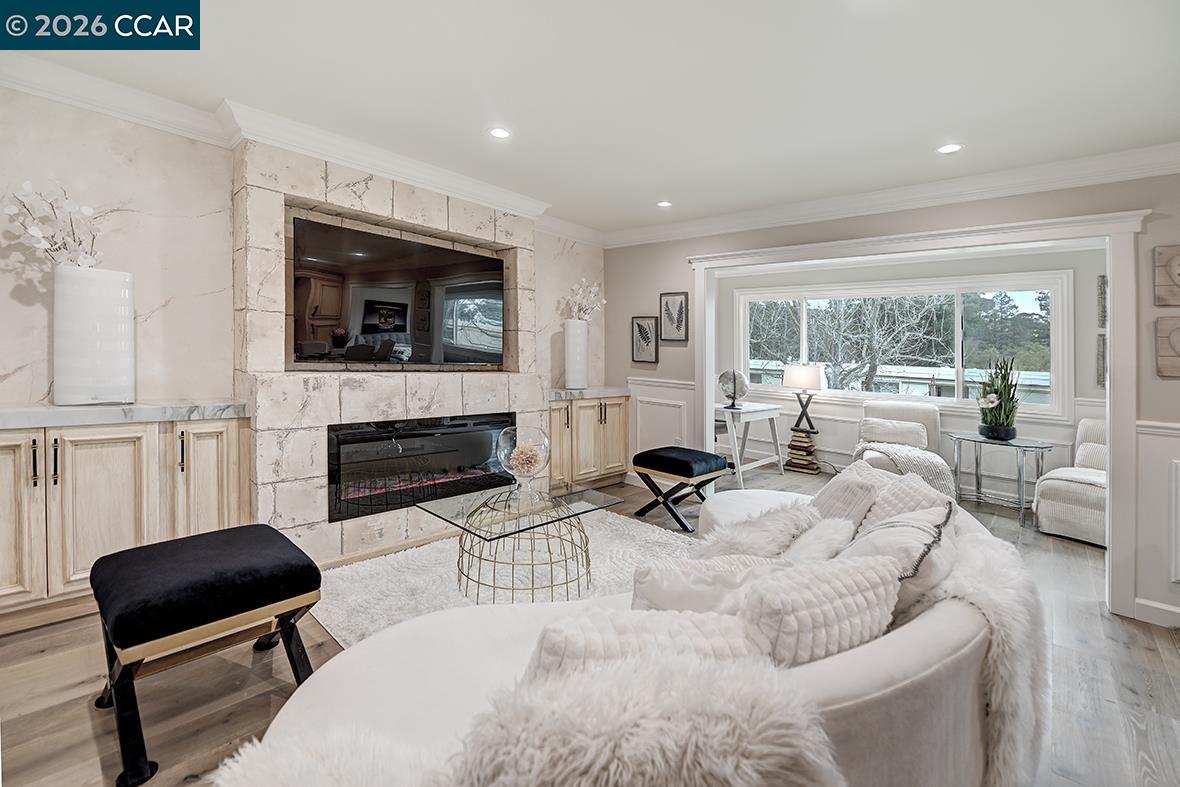 Detail Gallery Image 15 of 51 For 2601 Pine Knoll Dr #8,  Walnut Creek,  CA 94595 - 2 Beds | 2 Baths