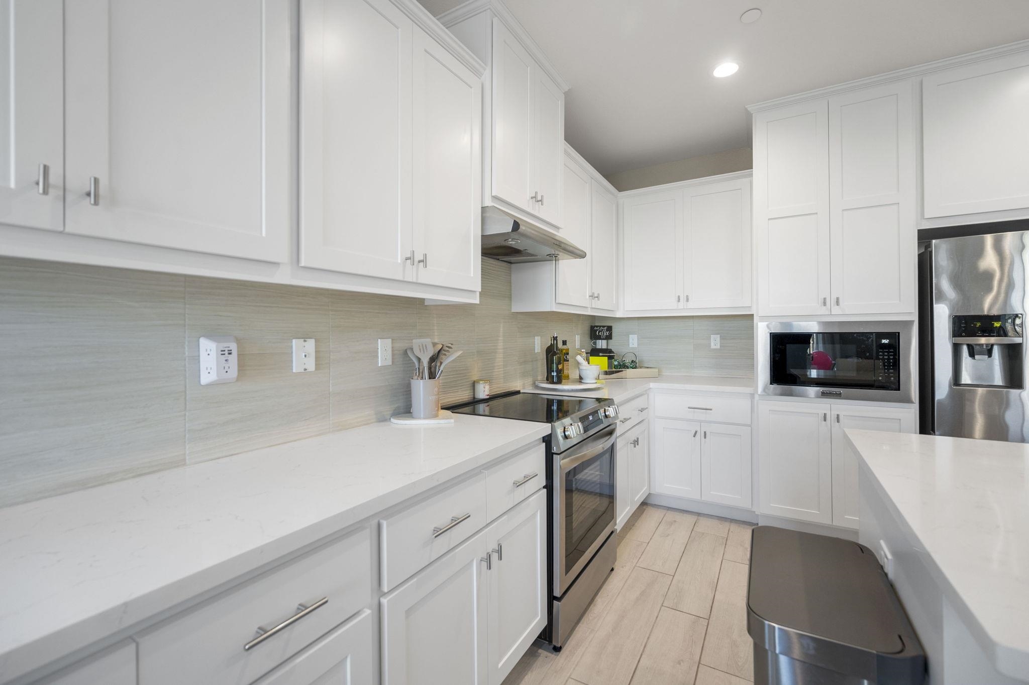 Detail Gallery Image 13 of 40 For 1605 Radiance Ln, Modesto,  CA 95356 - 4 Beds | 2/1 Baths